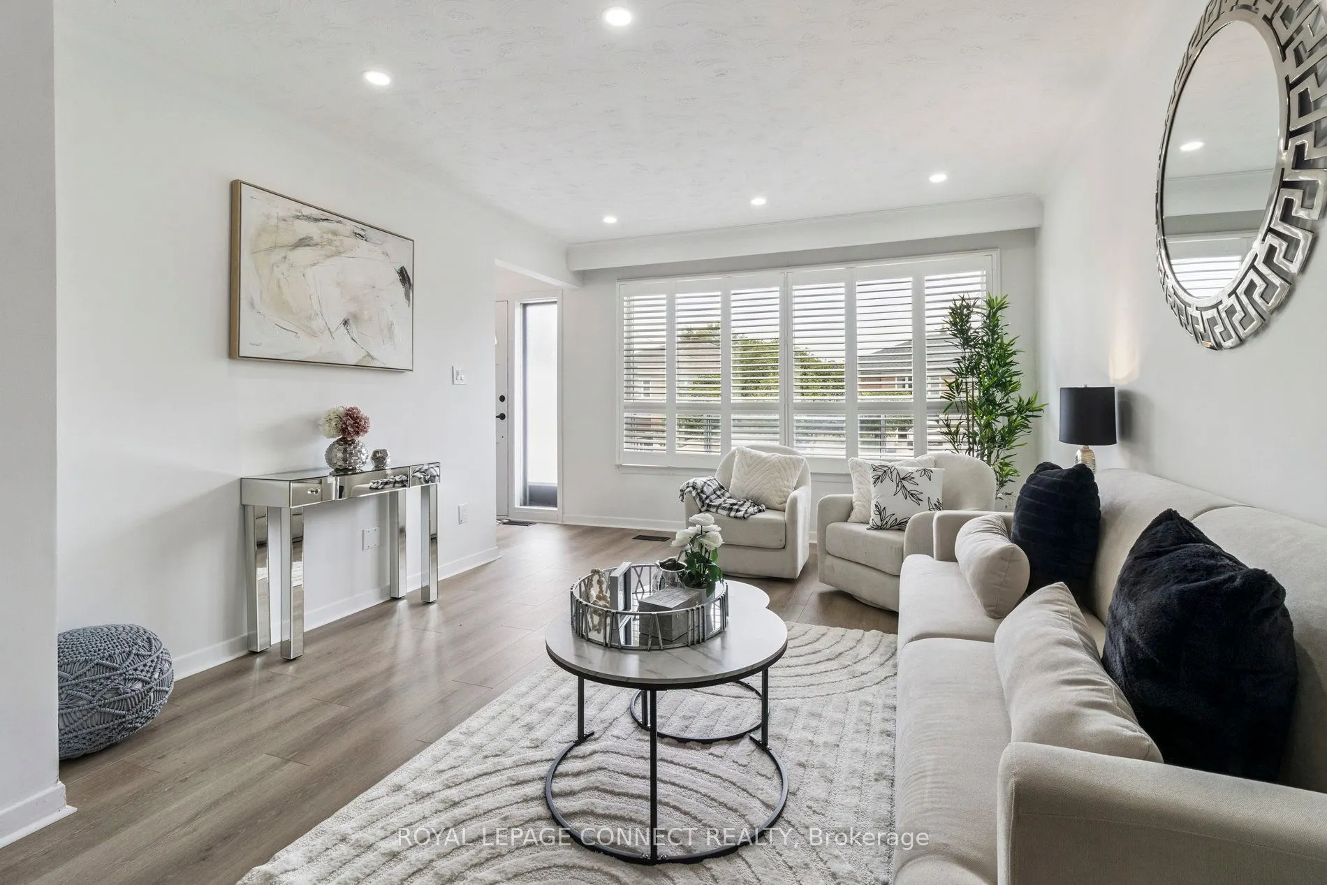 27 Charrington Crescent