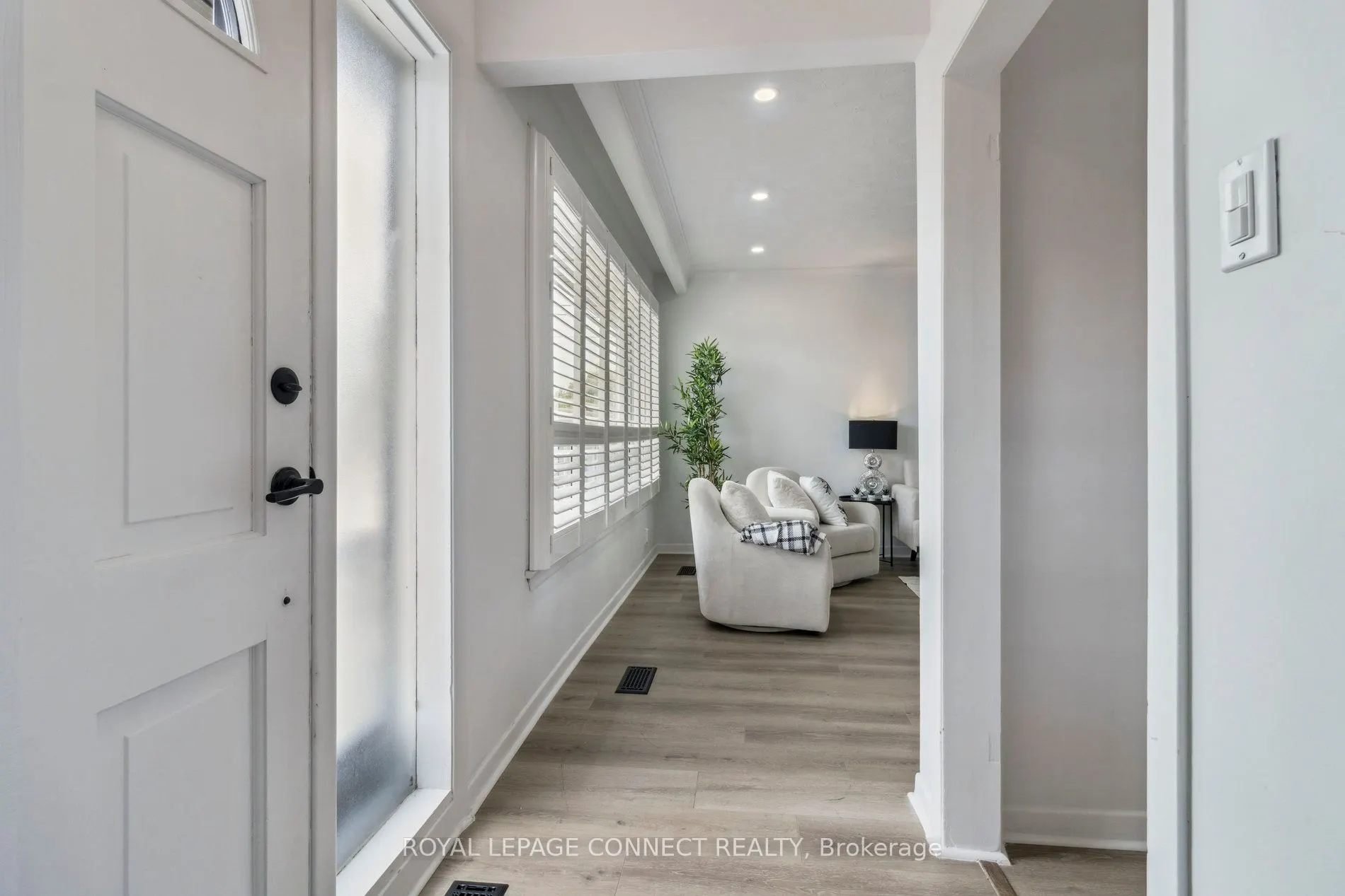27 Charrington Crescent