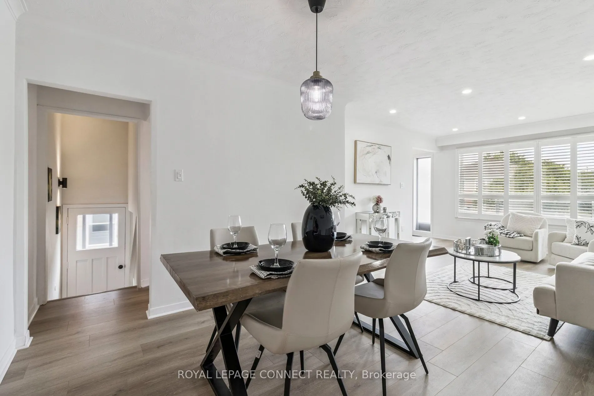 27 Charrington Crescent