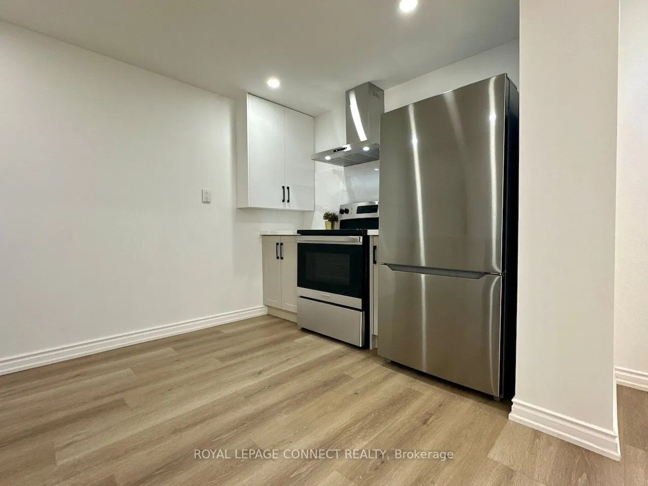 27 Charrington Crescent