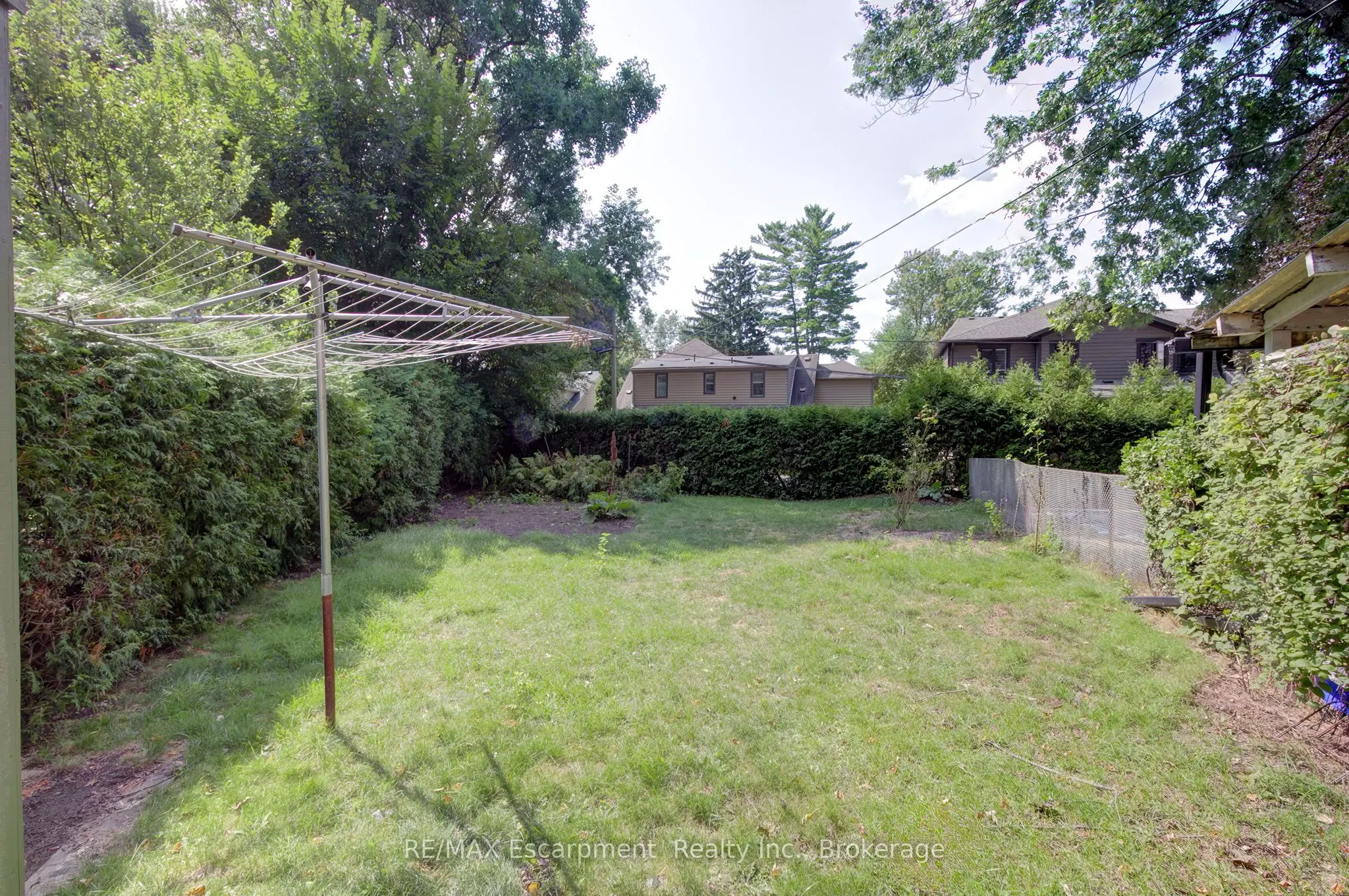 2198 Yorkshire Crescent