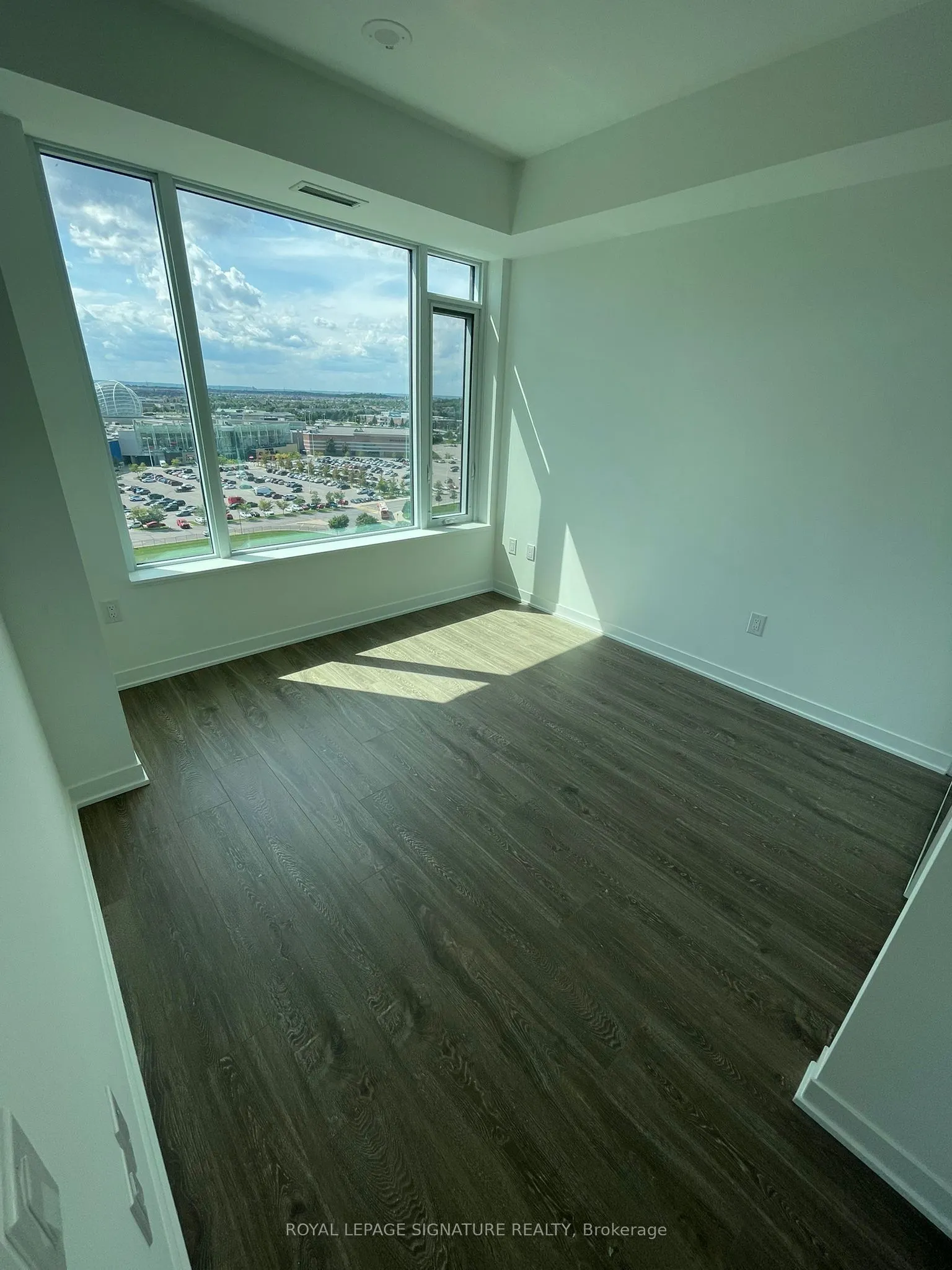 2495 Eglinton Avenue, #1304