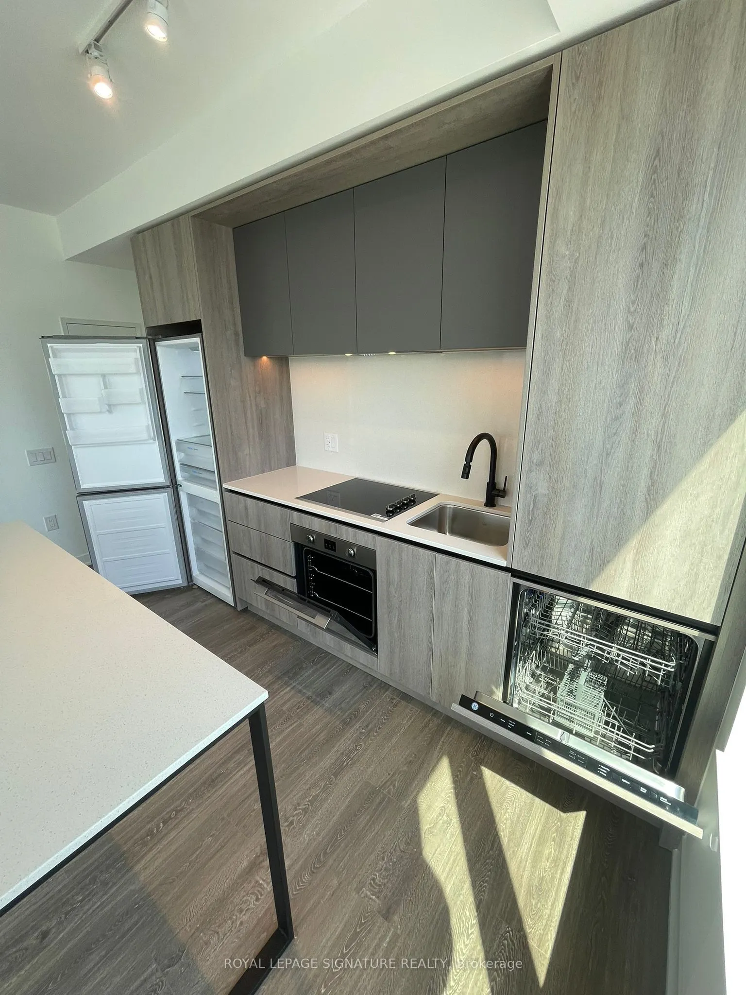 2495 Eglinton Avenue, #1304