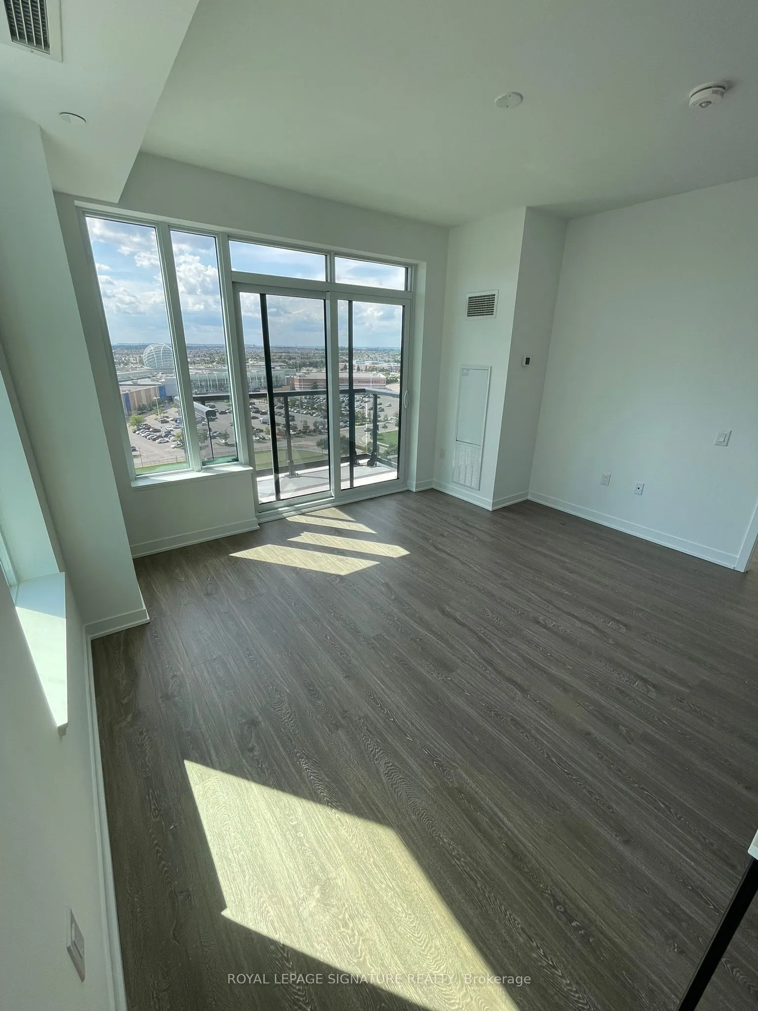 2495 Eglinton Avenue, #1304