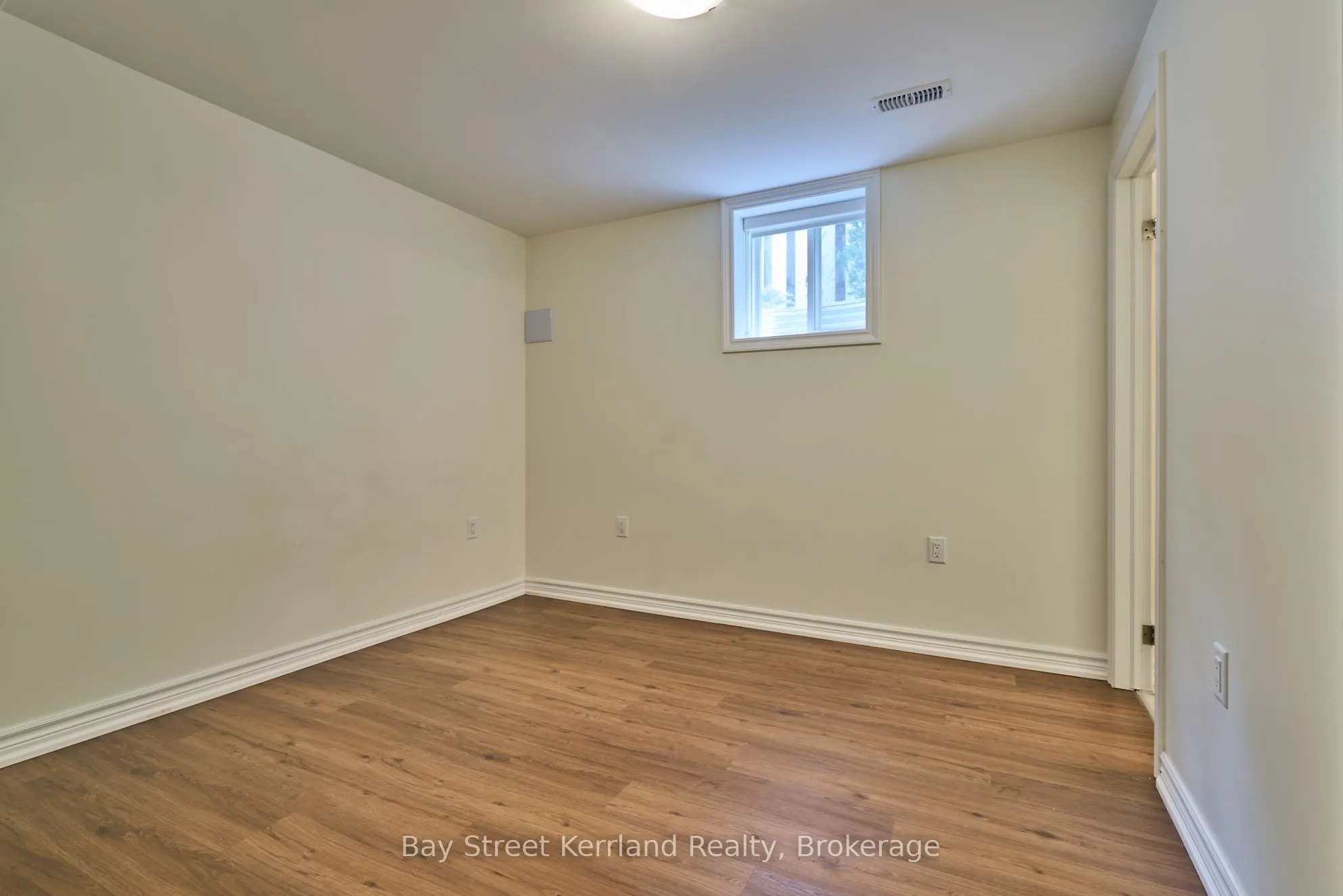 3139 Dover Crescent