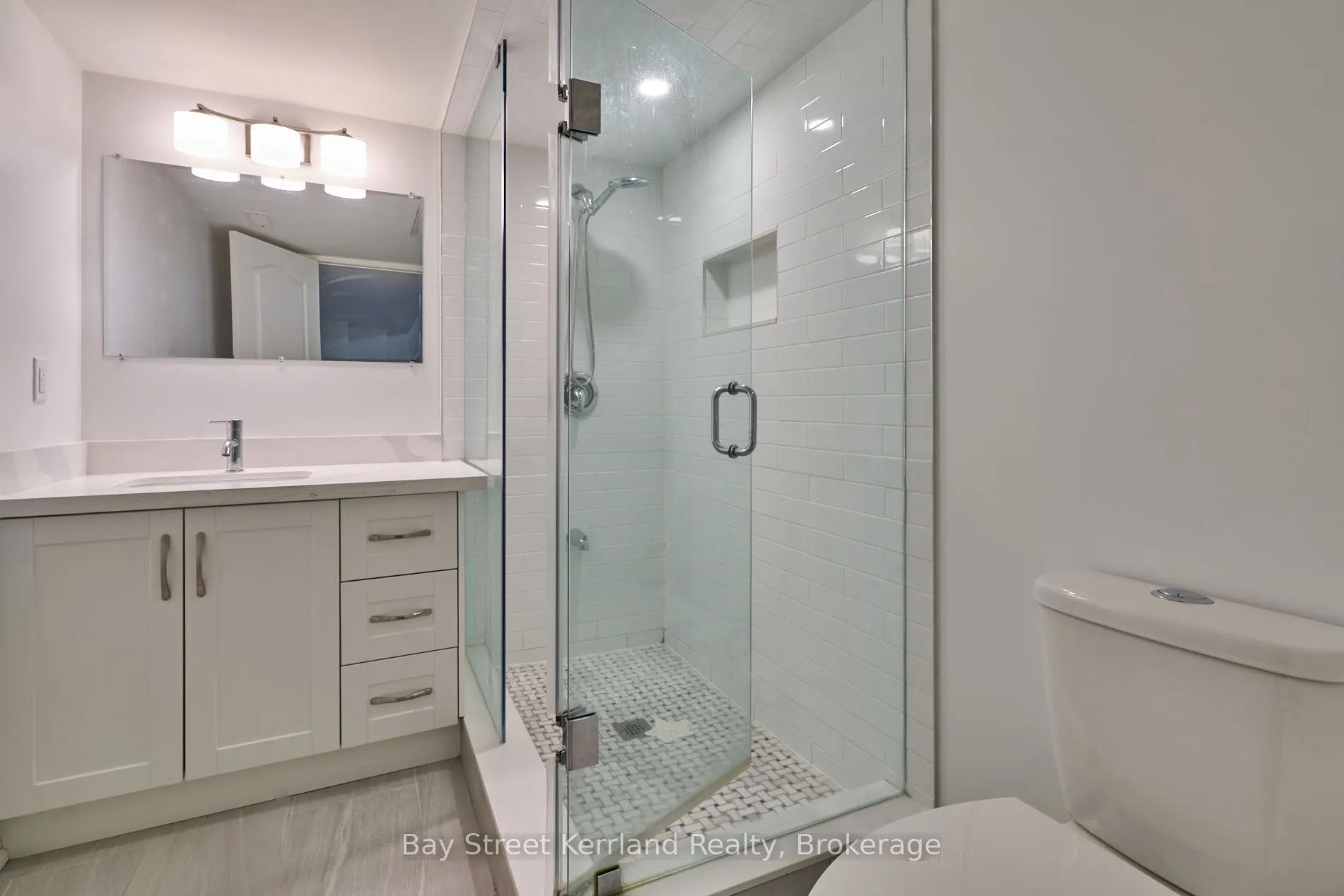 3139 Dover Crescent