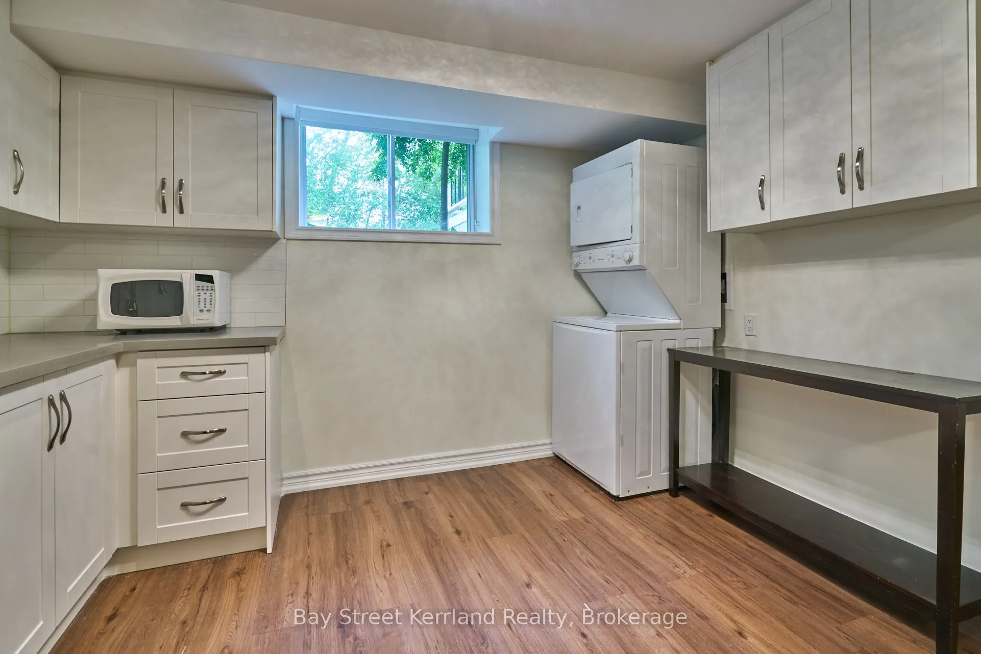 3139 Dover Crescent