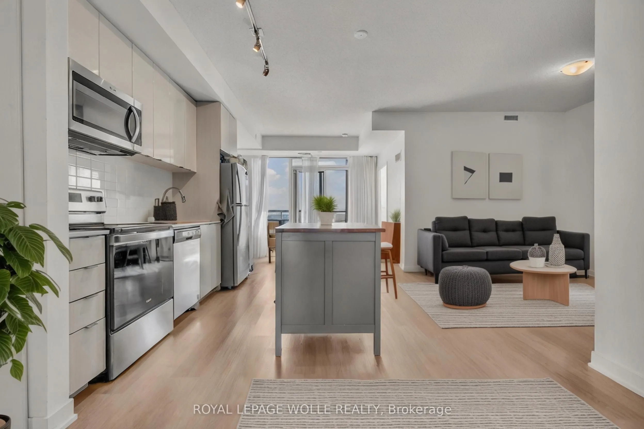 859 The Queensway, #11