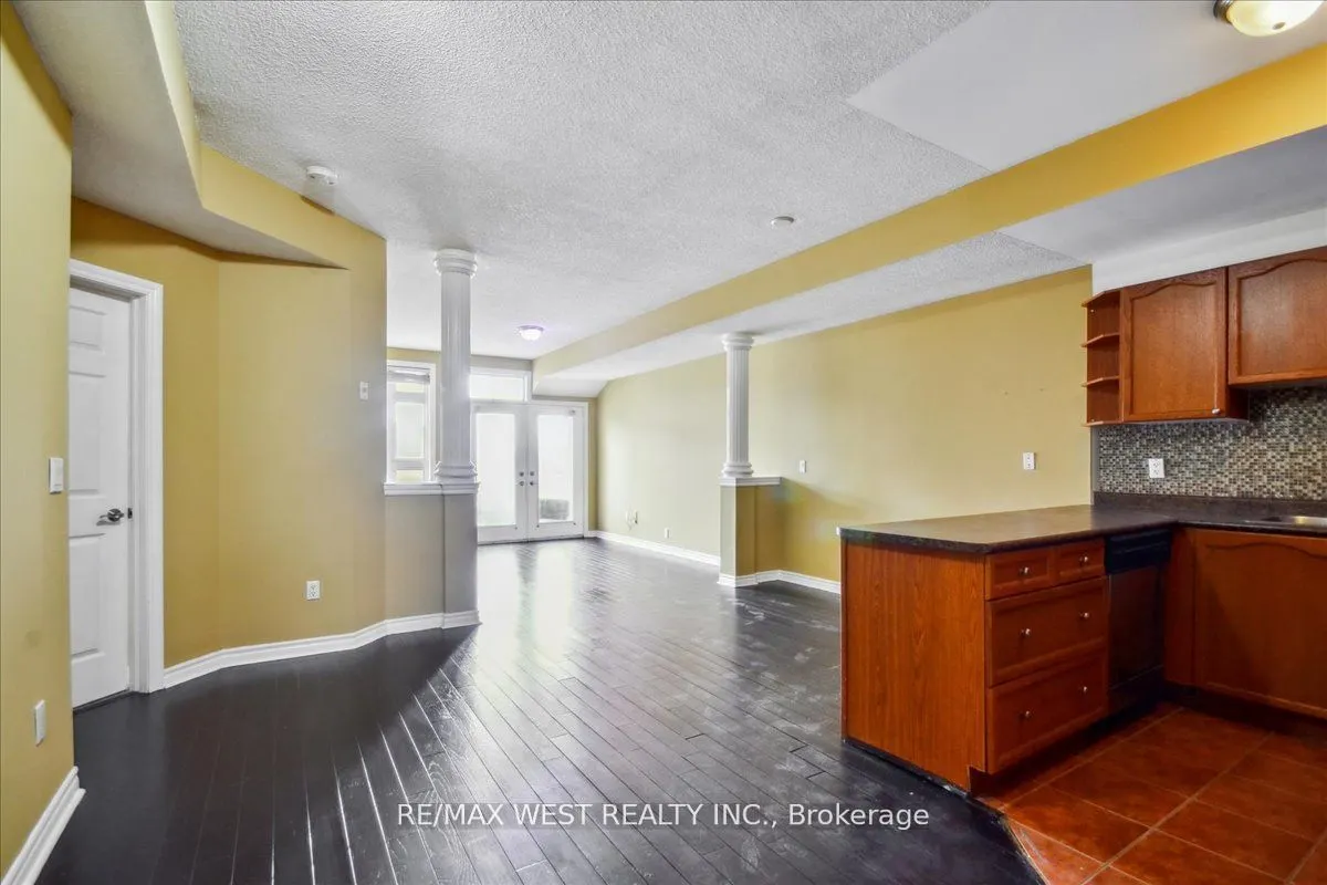 9 Pine Street, #9