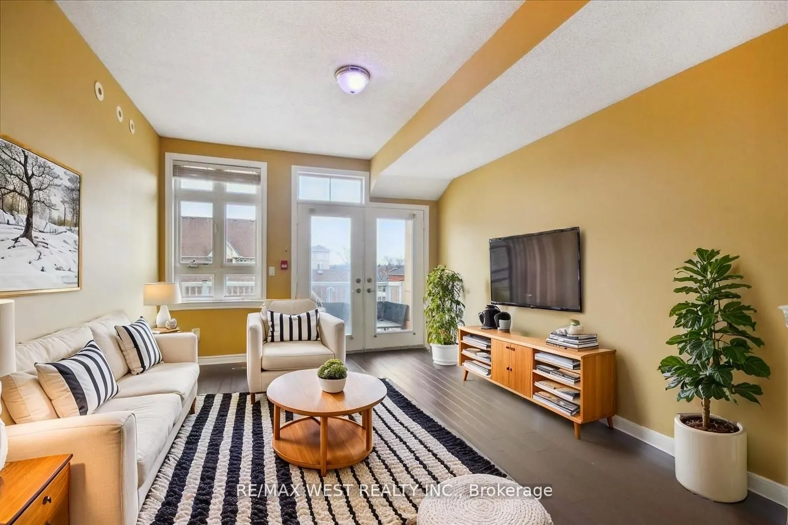 9 Pine Street, #9