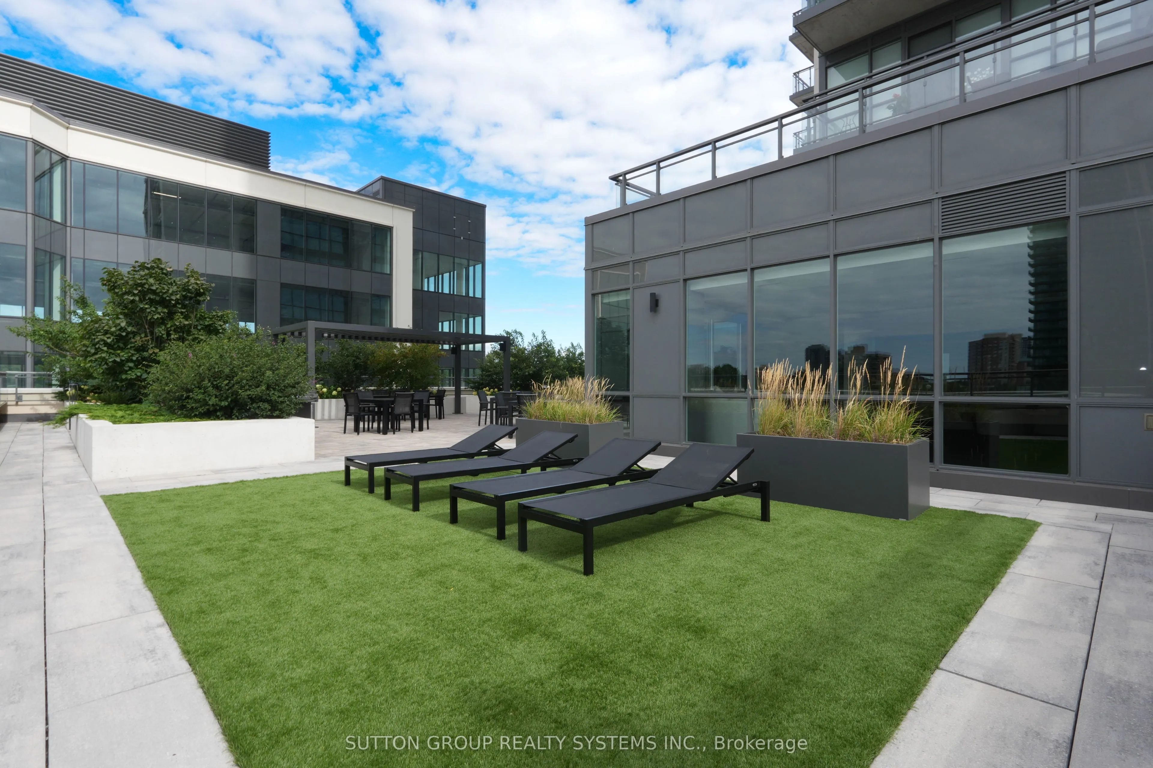 15 Lynch Street, #1801