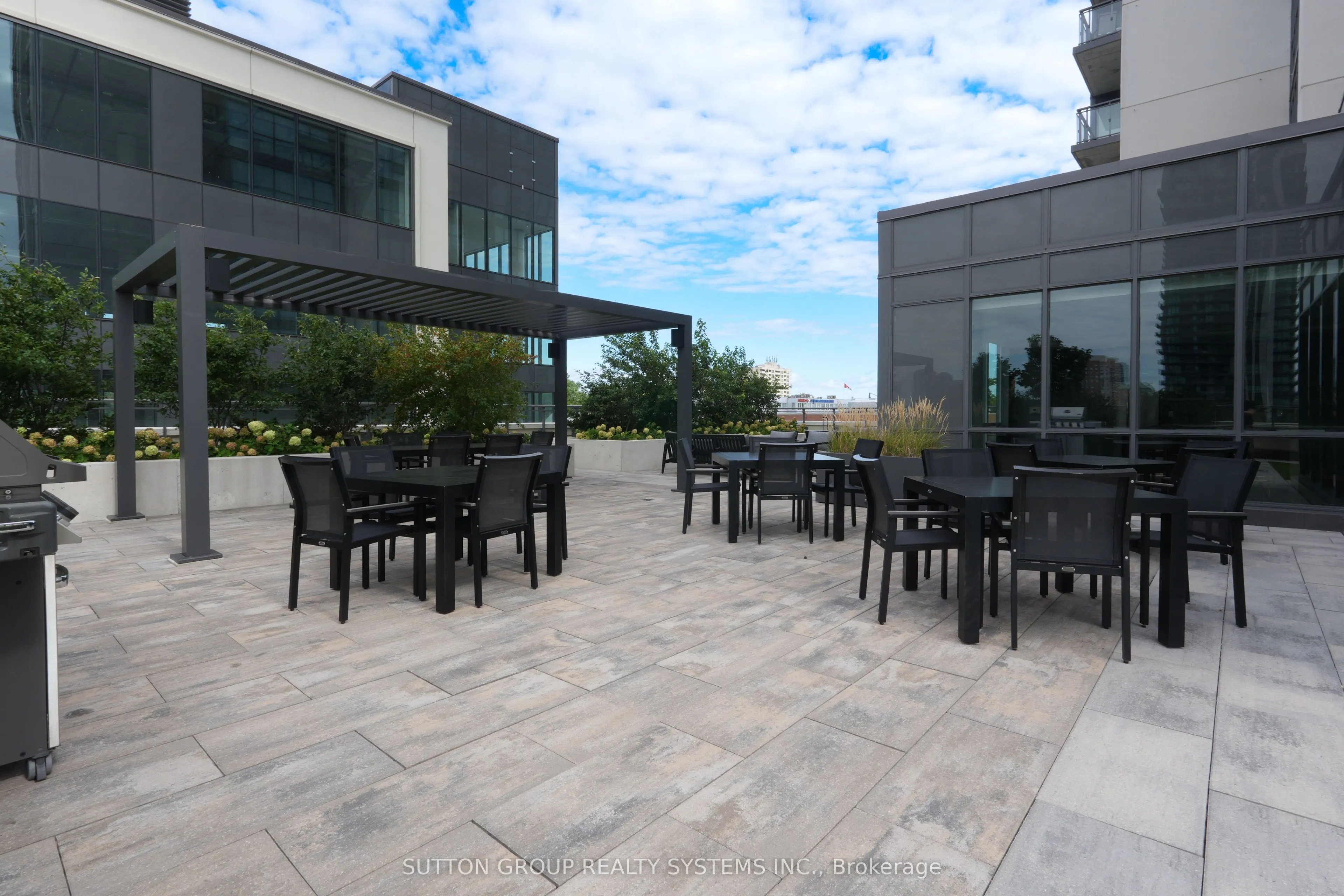 15 Lynch Street, #1801