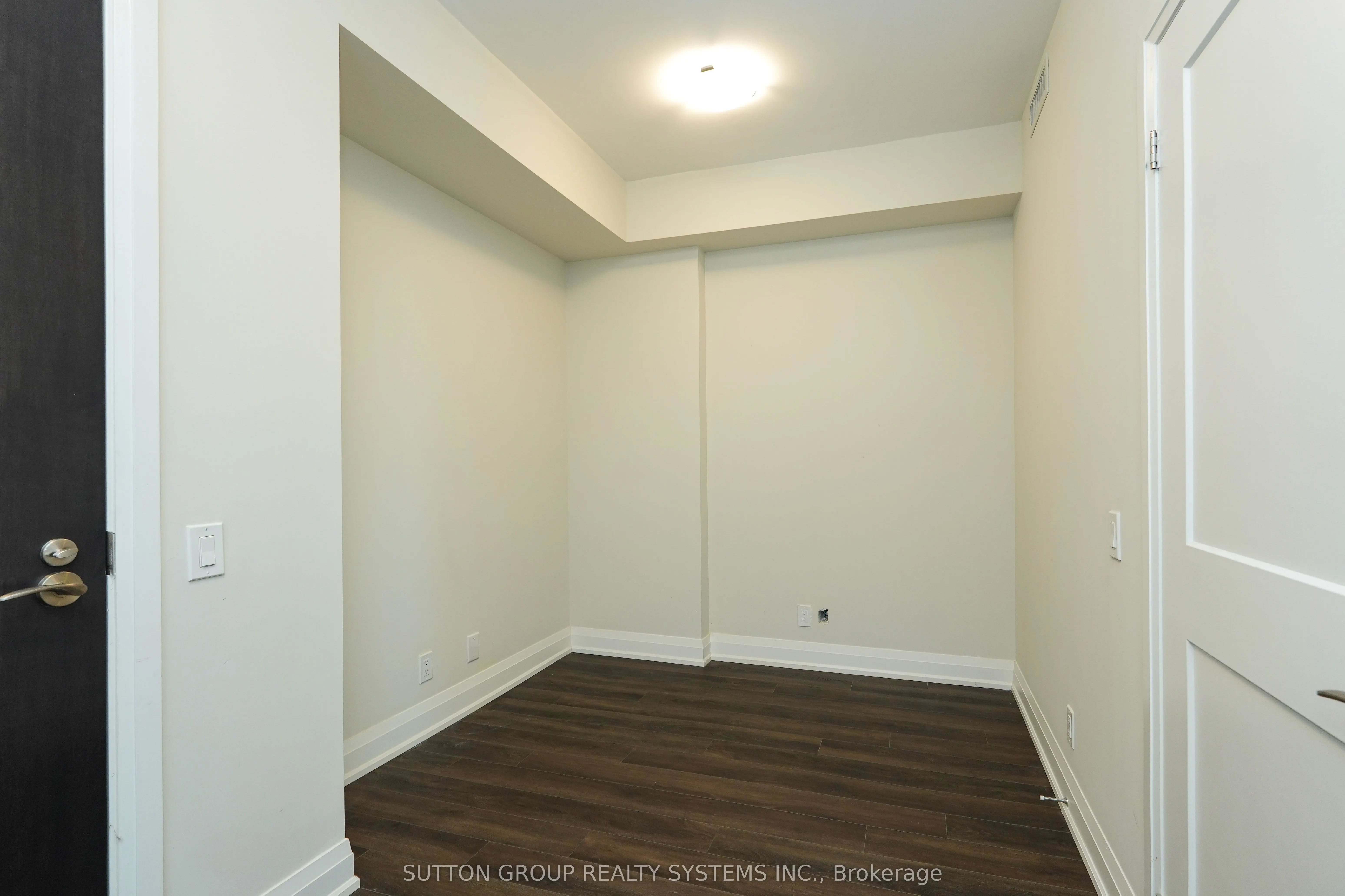 15 Lynch Street, #1801