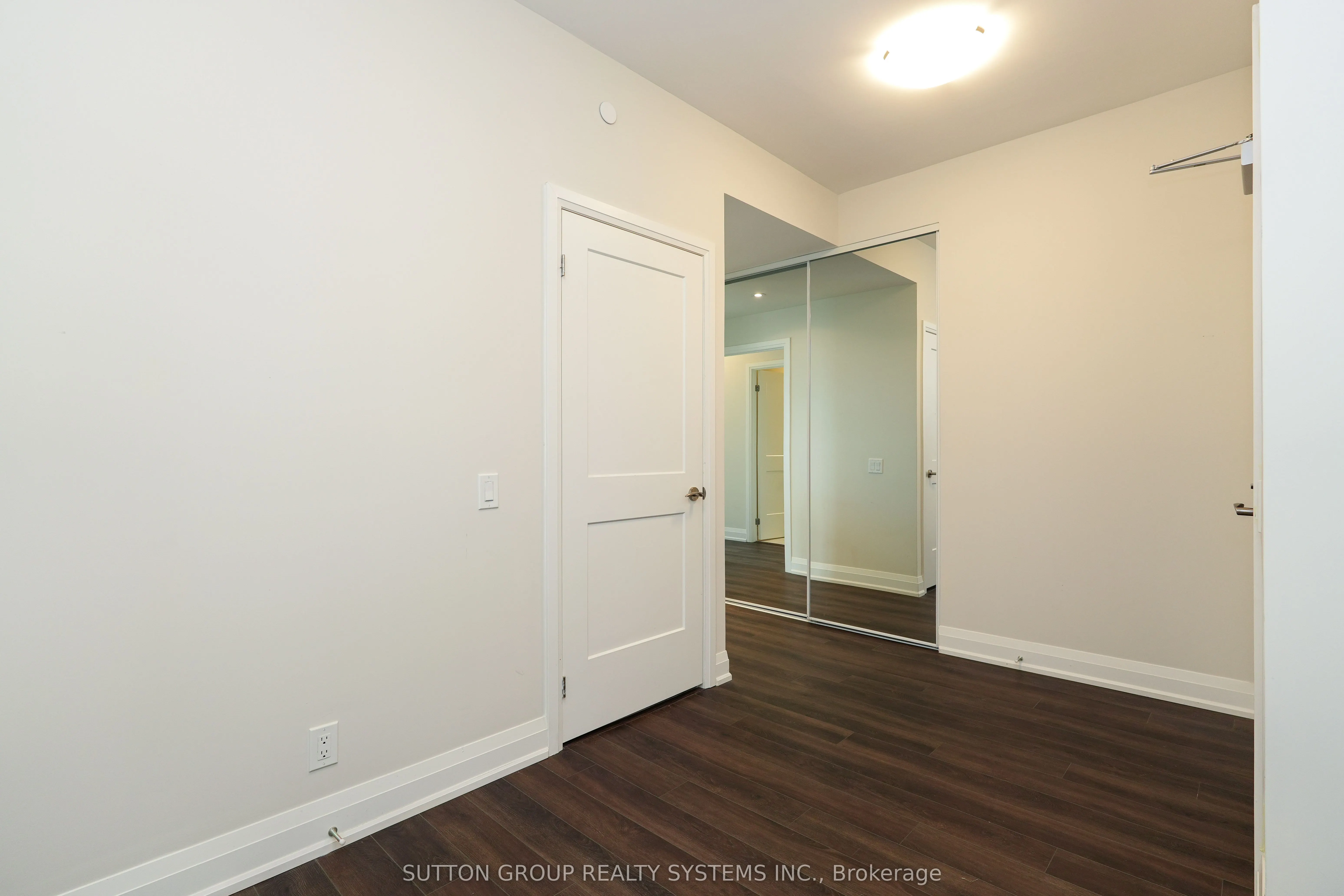 15 Lynch Street, #1801