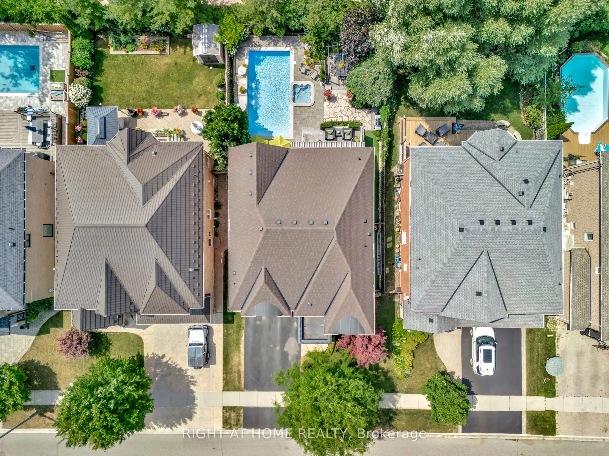 2469 Whistling Springs Crescent