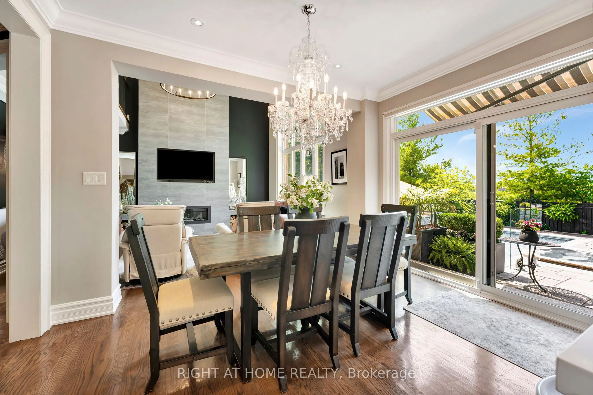 2469 Whistling Springs Crescent