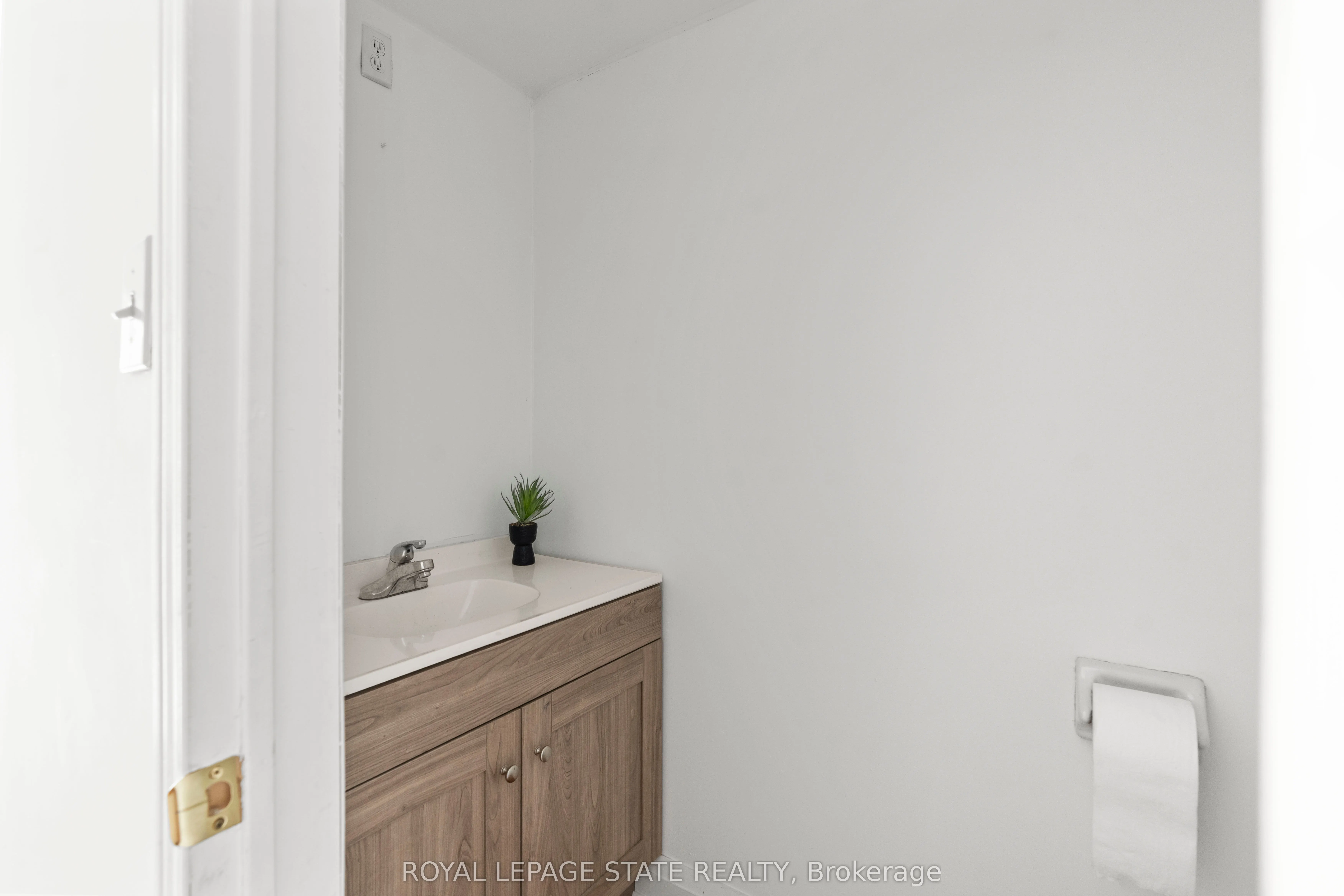 5090 Fairview Street, #20