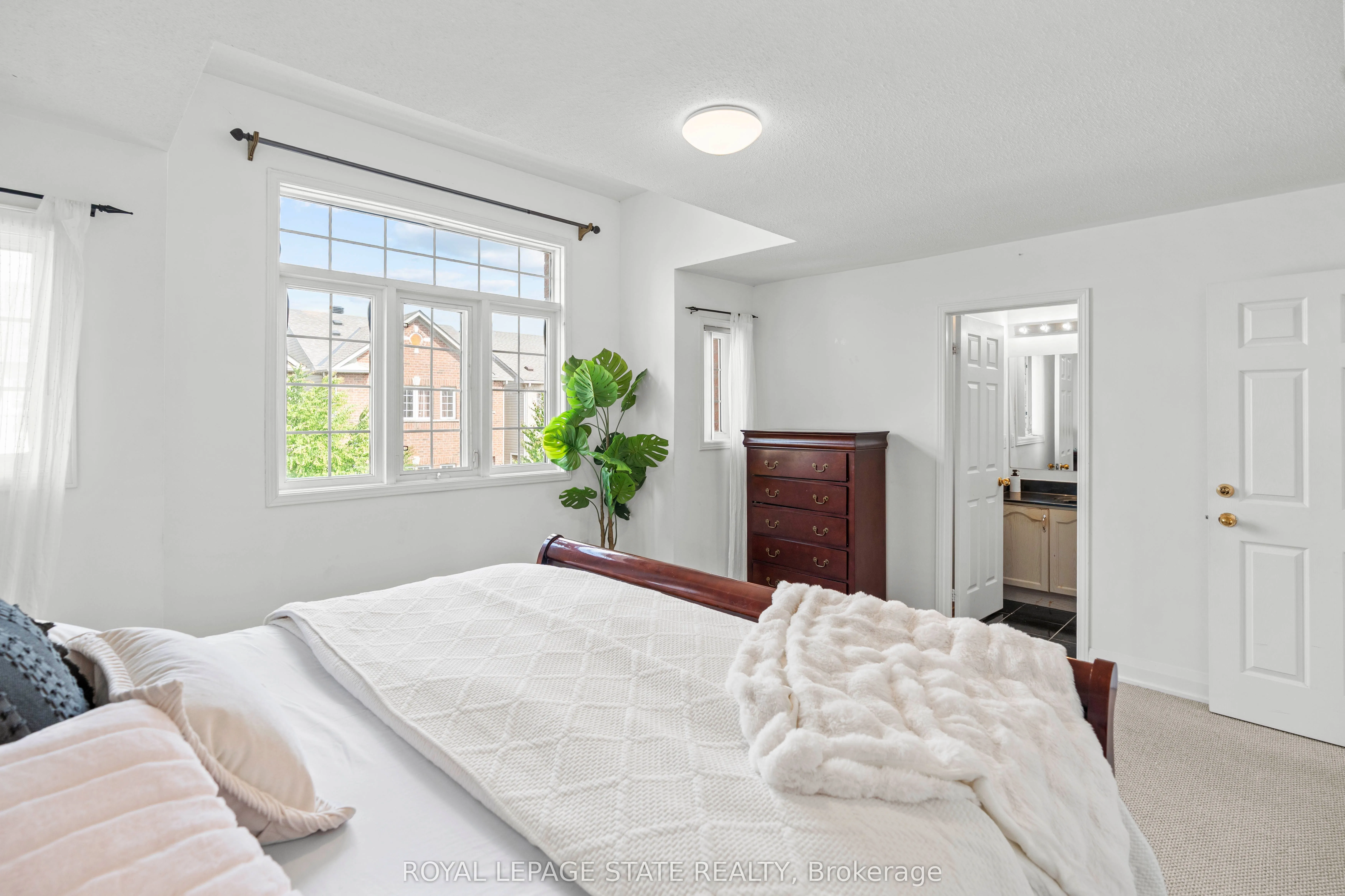 5090 Fairview Street, #20