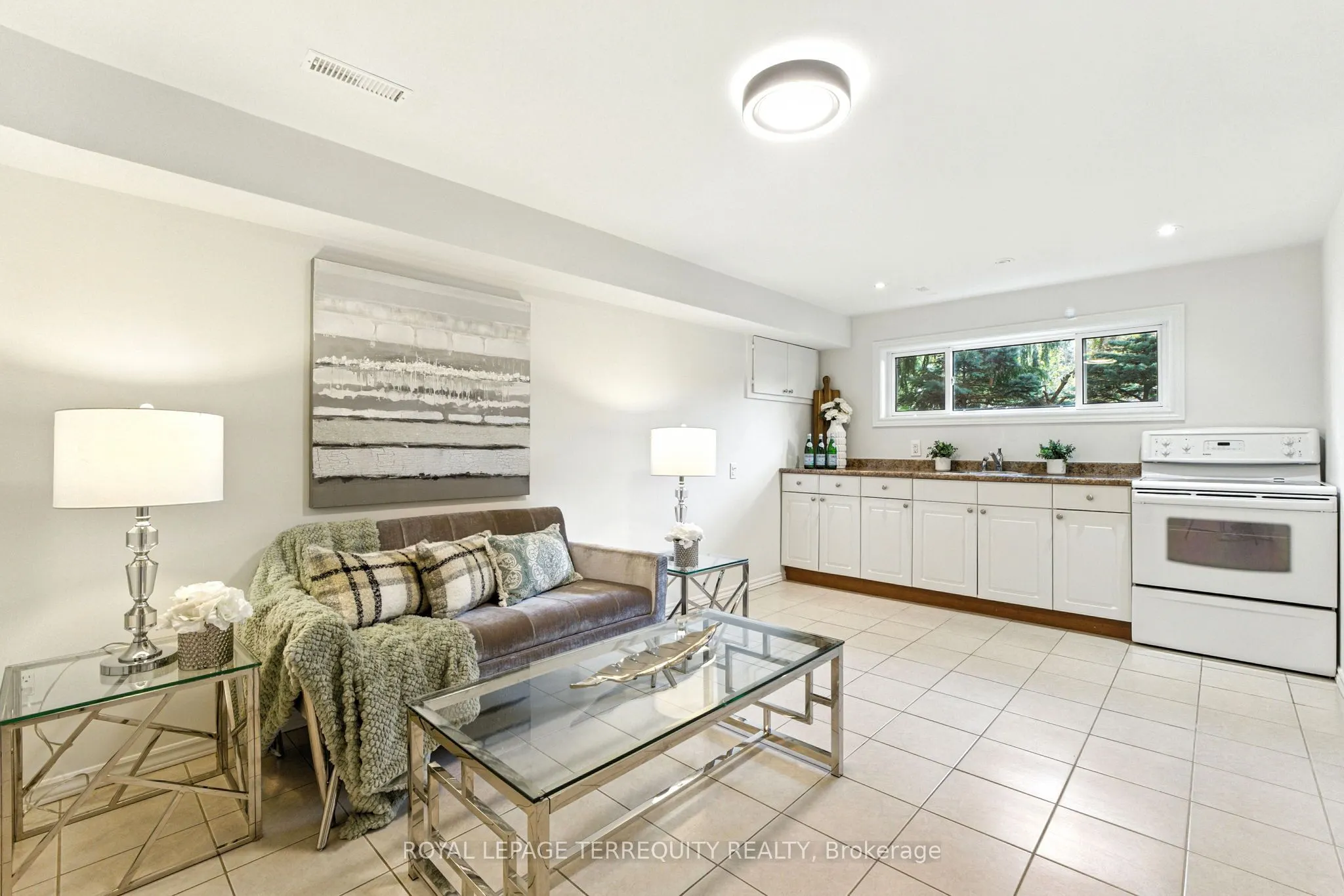 3327 Kings Masting Crescent