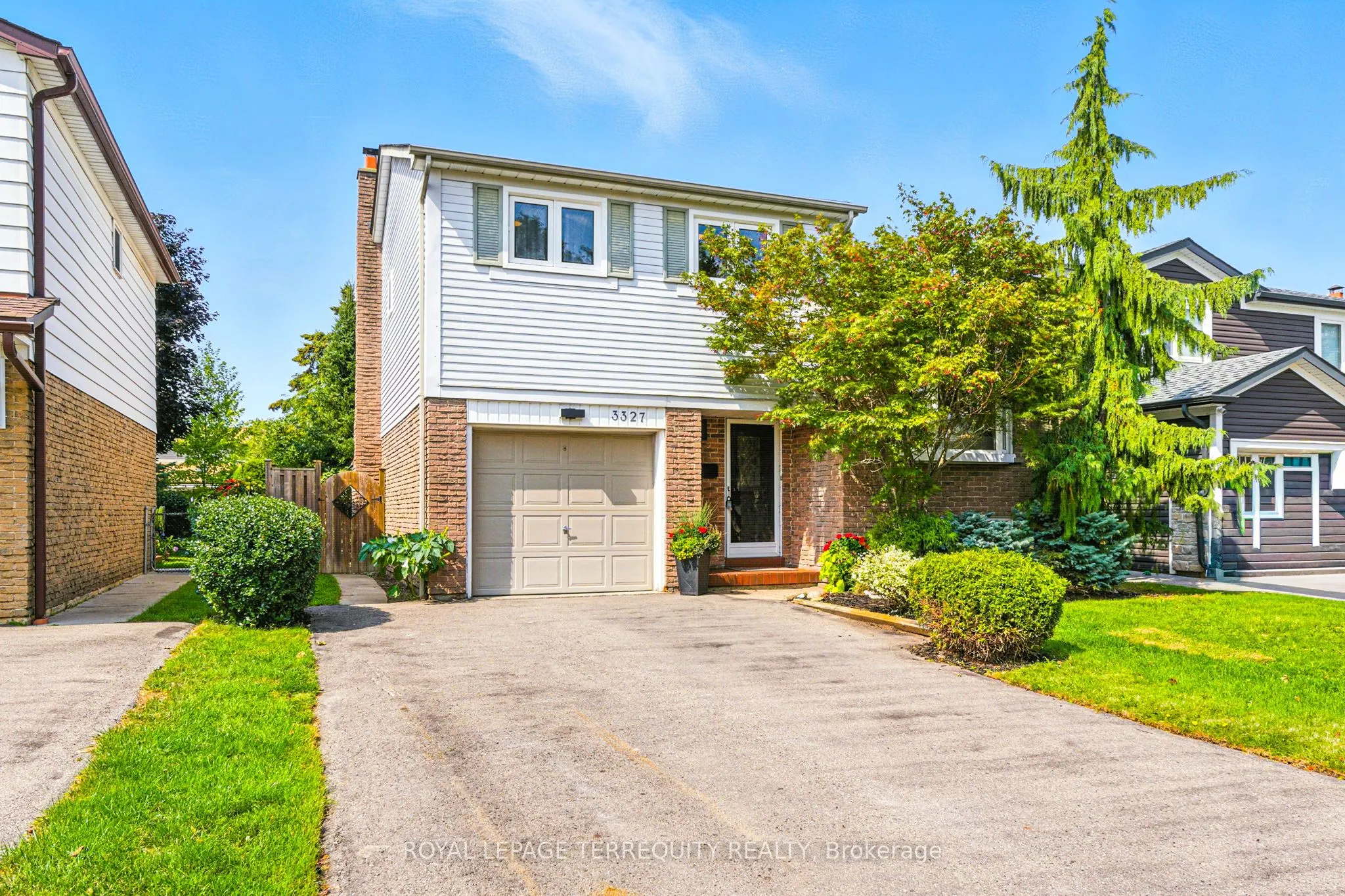 3327 Kings Masting Crescent