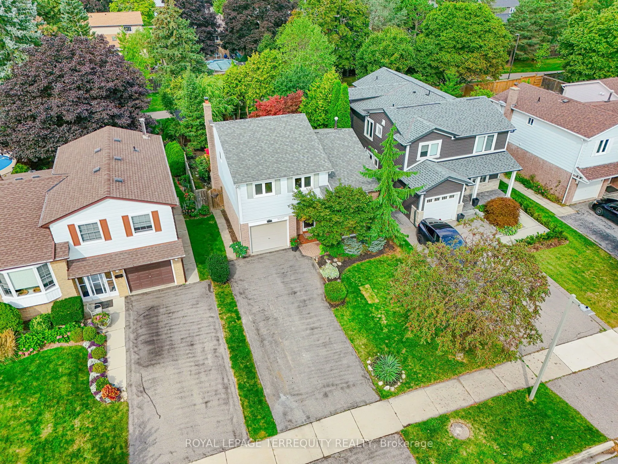 3327 Kings Masting Crescent