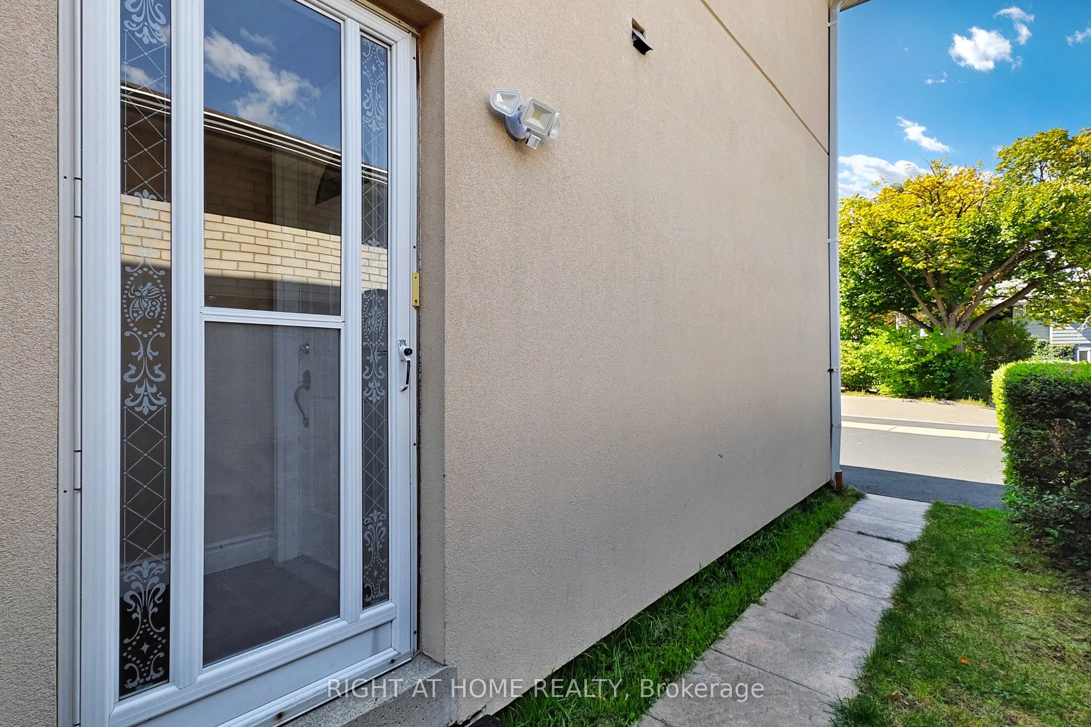 1592 Otterby Road
