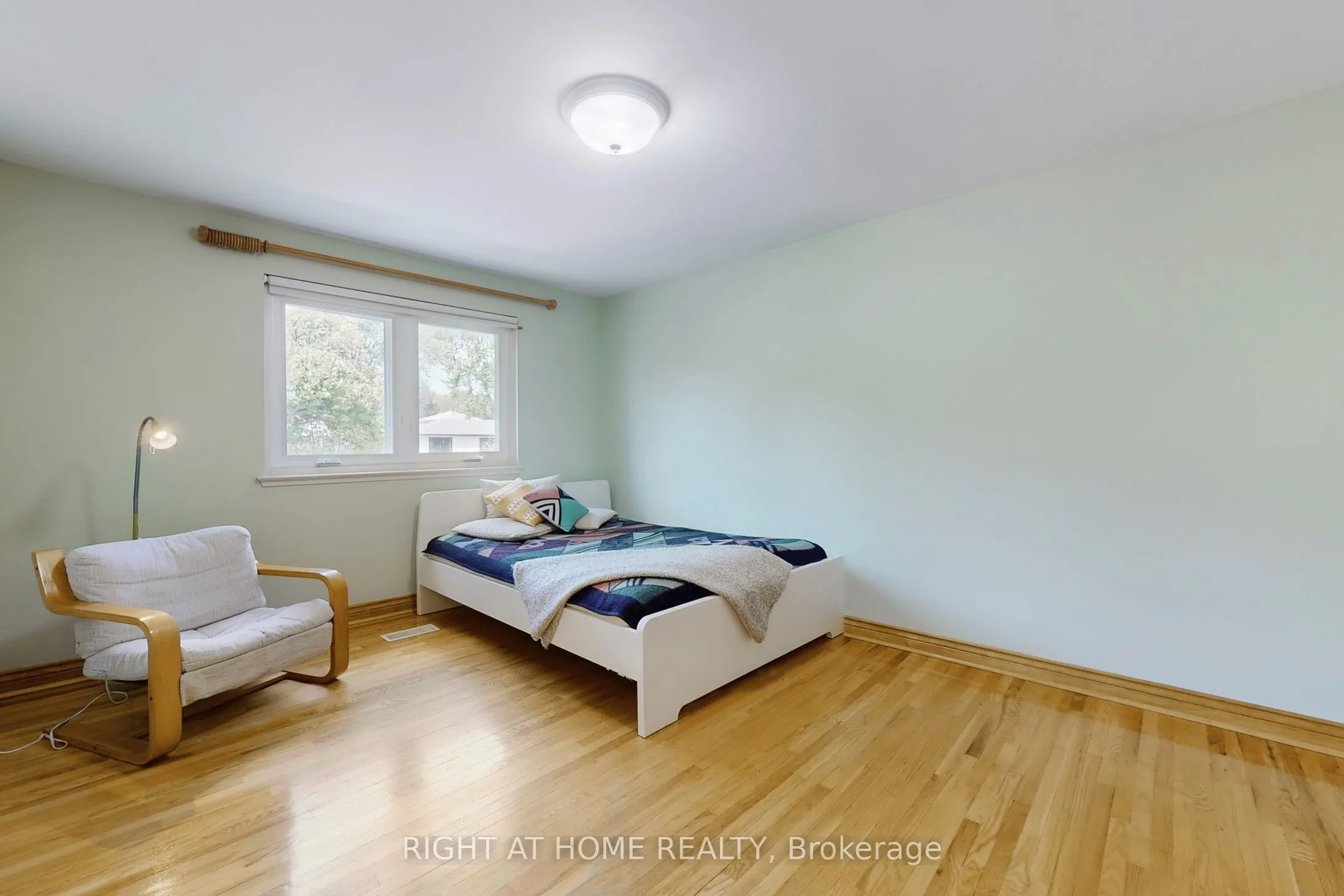 1592 Otterby Road
