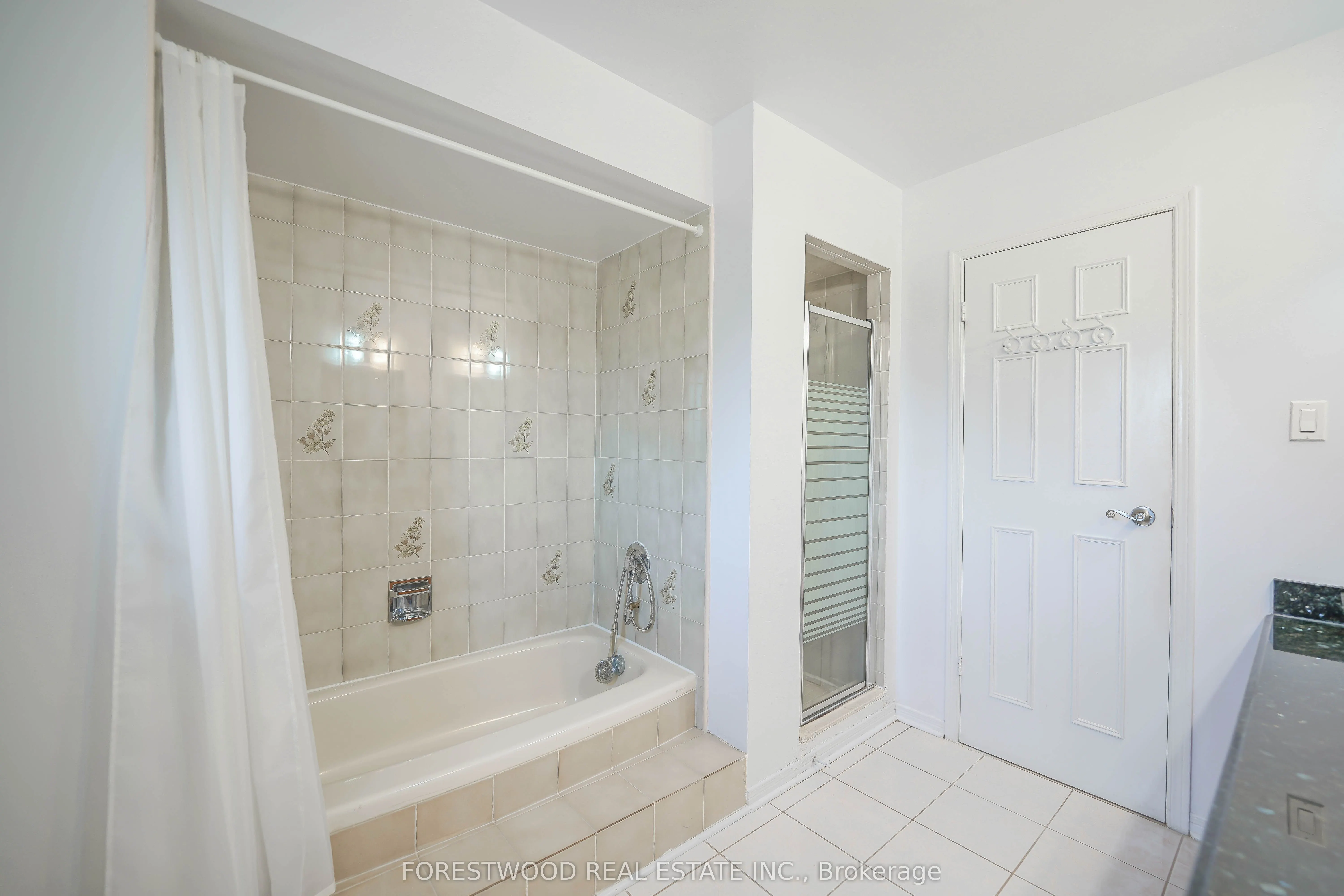 4376 Guildwood Way
