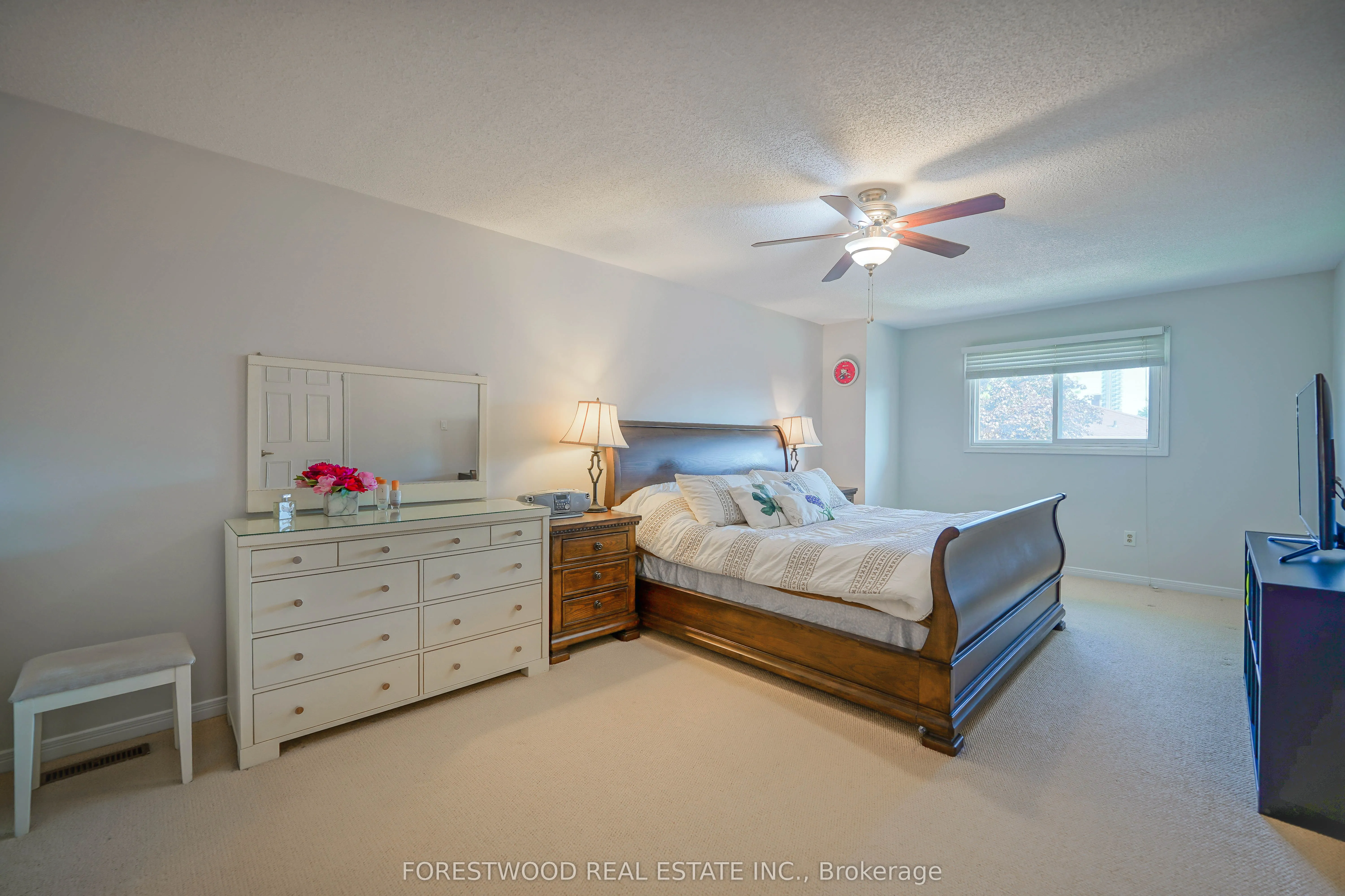 4376 Guildwood Way