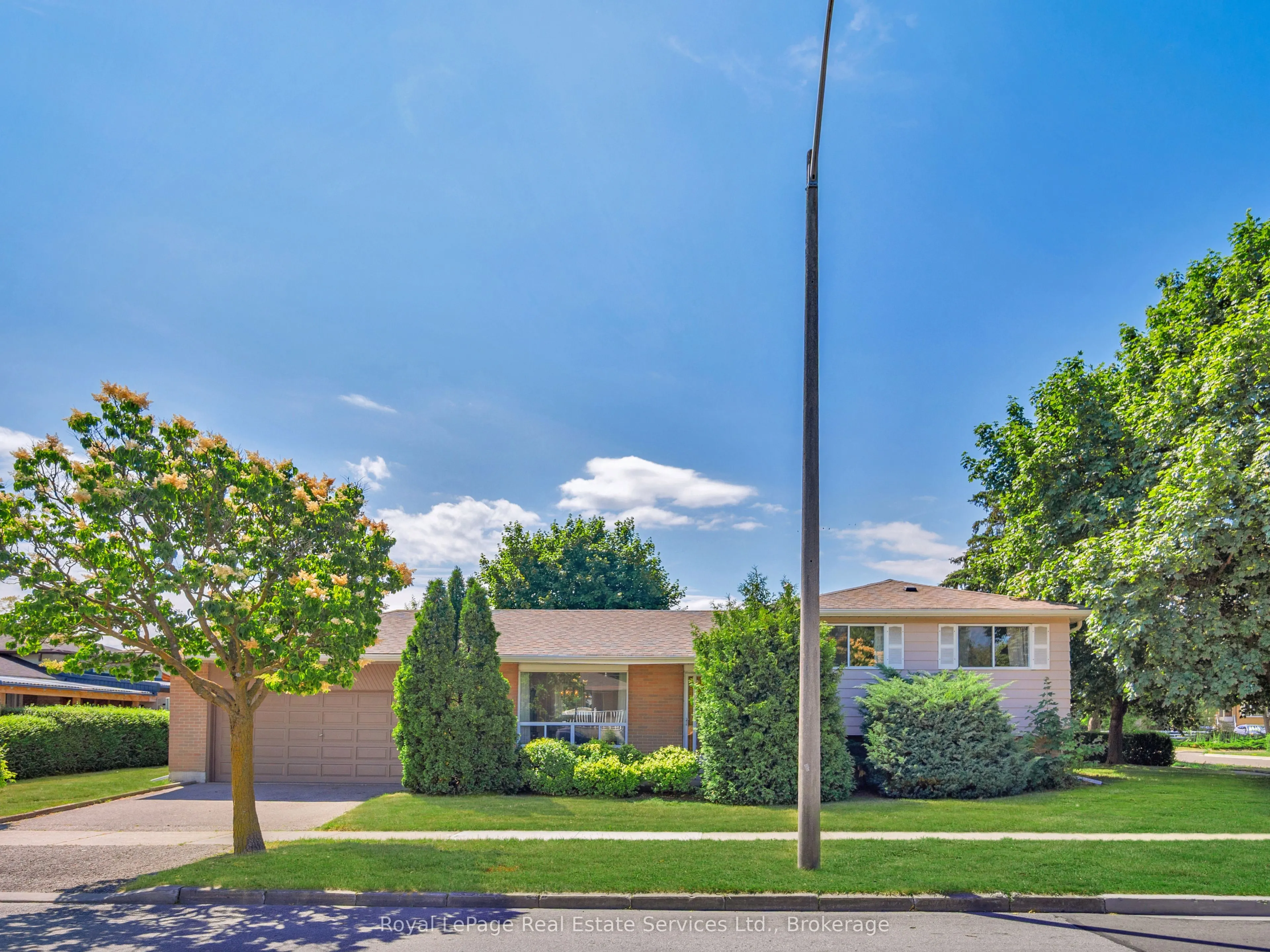 1 Mosswood Lane