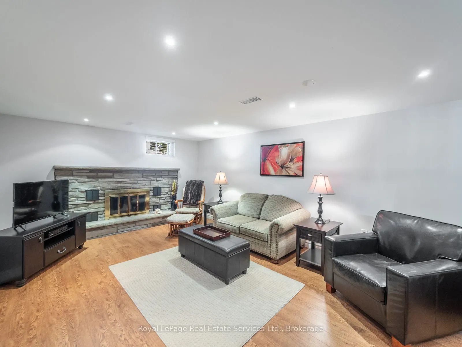 1 Mosswood Lane