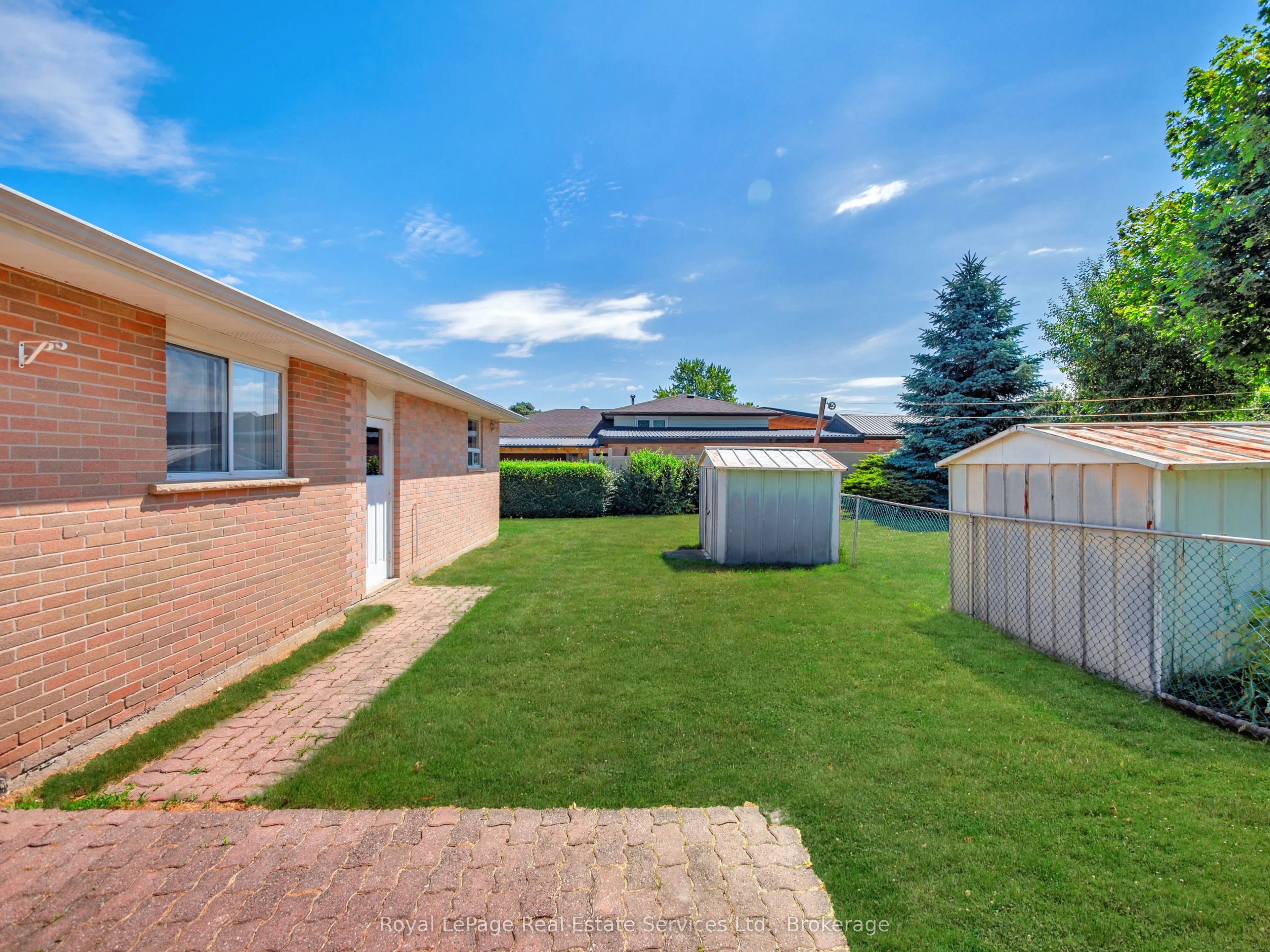 1 Mosswood Lane