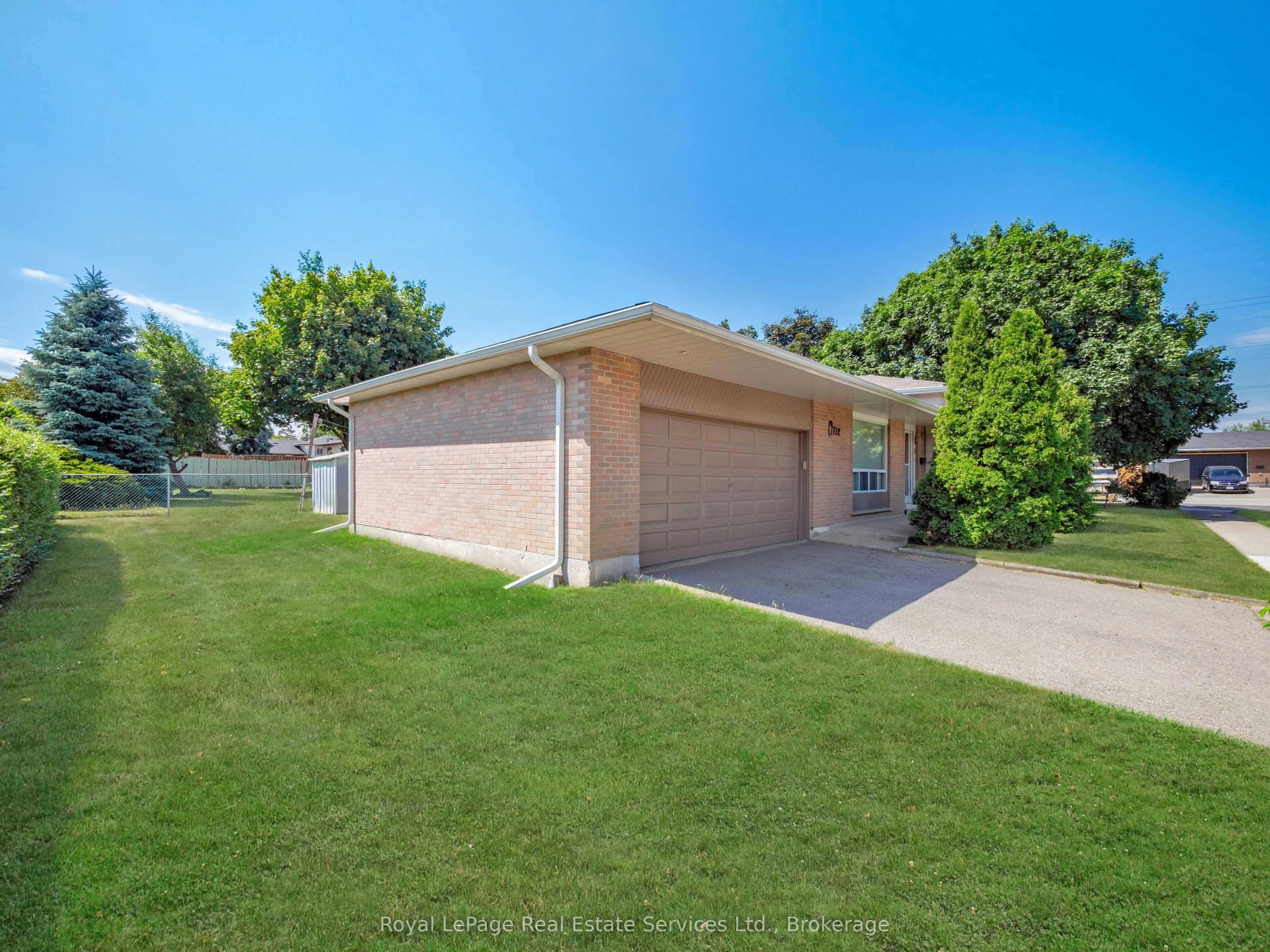 1 Mosswood Lane