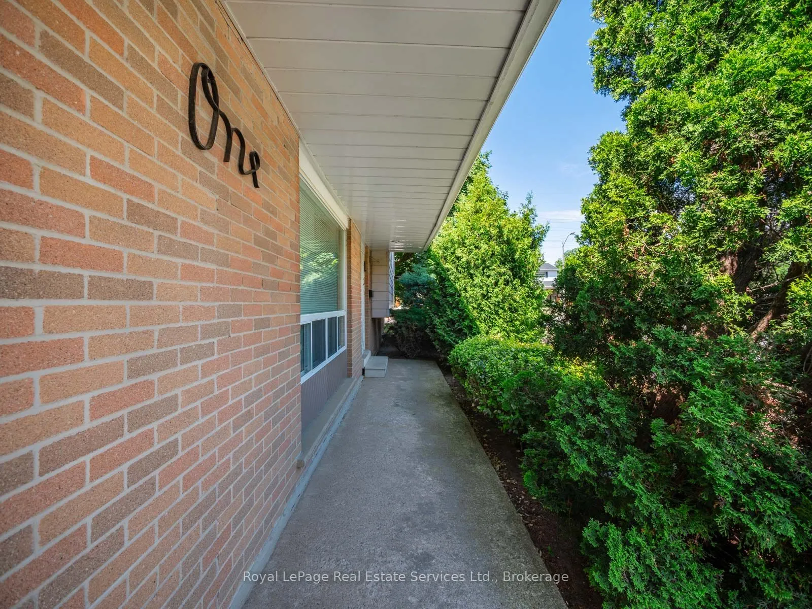 1 Mosswood Lane
