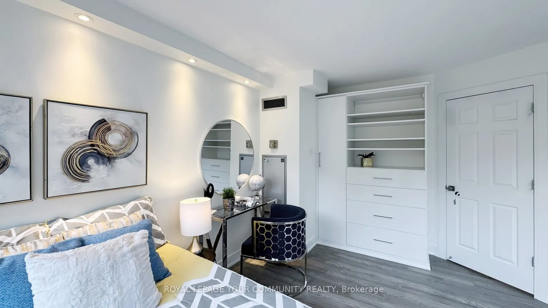 22 Southport Street, #233