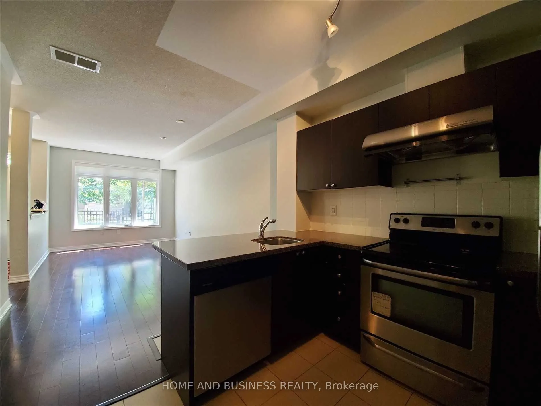 383 Prince Of Wales Drive, #107