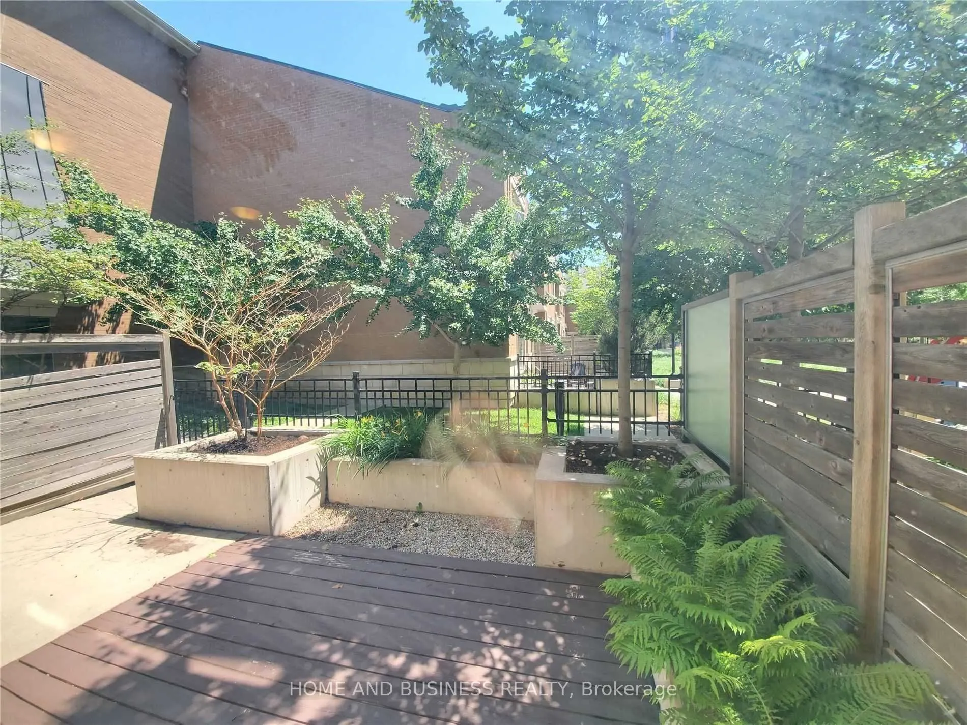 383 Prince Of Wales Drive, #107