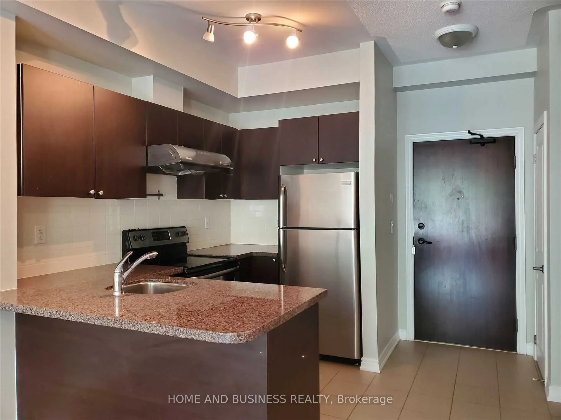 383 Prince Of Wales Drive, #107