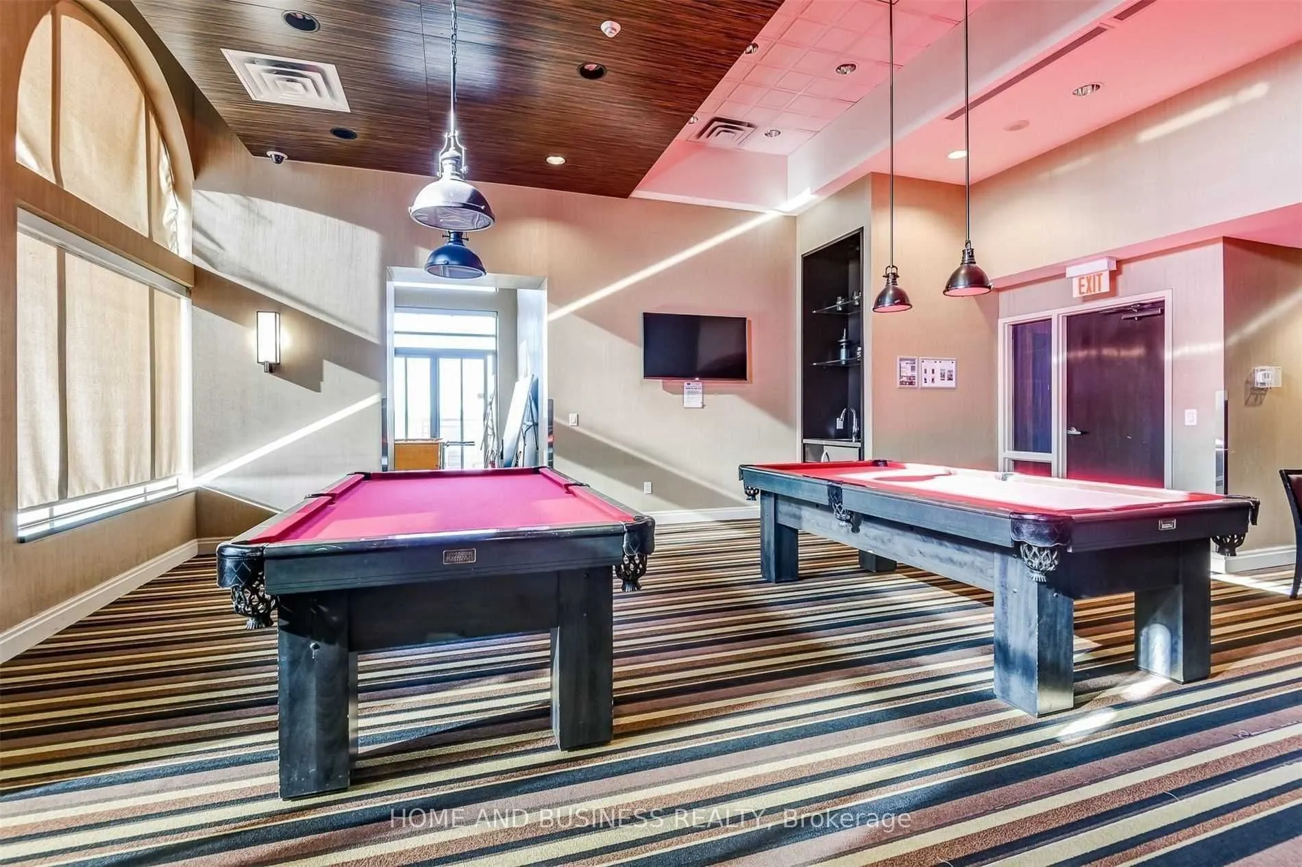 383 Prince Of Wales Drive, #107