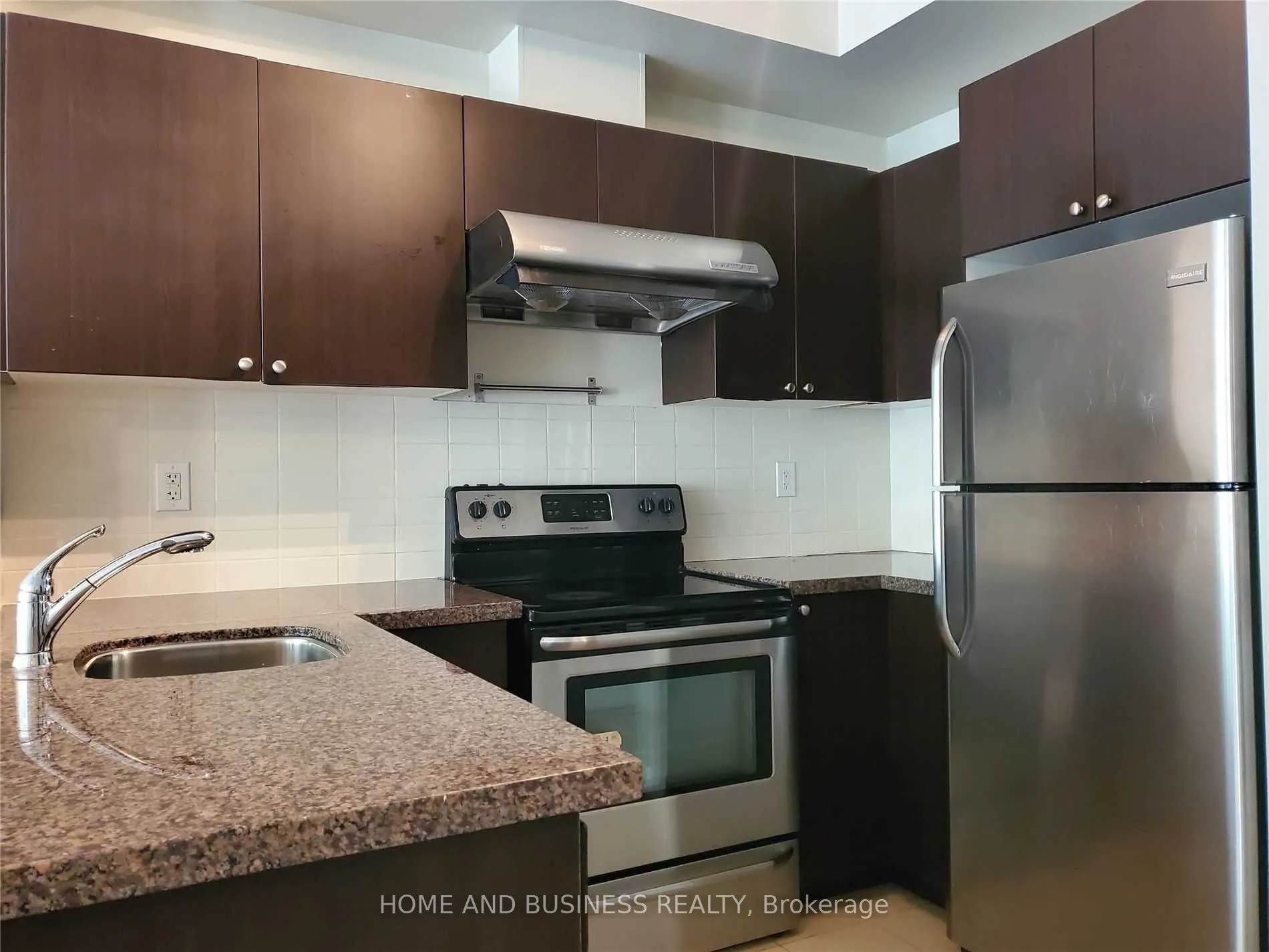 383 Prince Of Wales Drive, #107