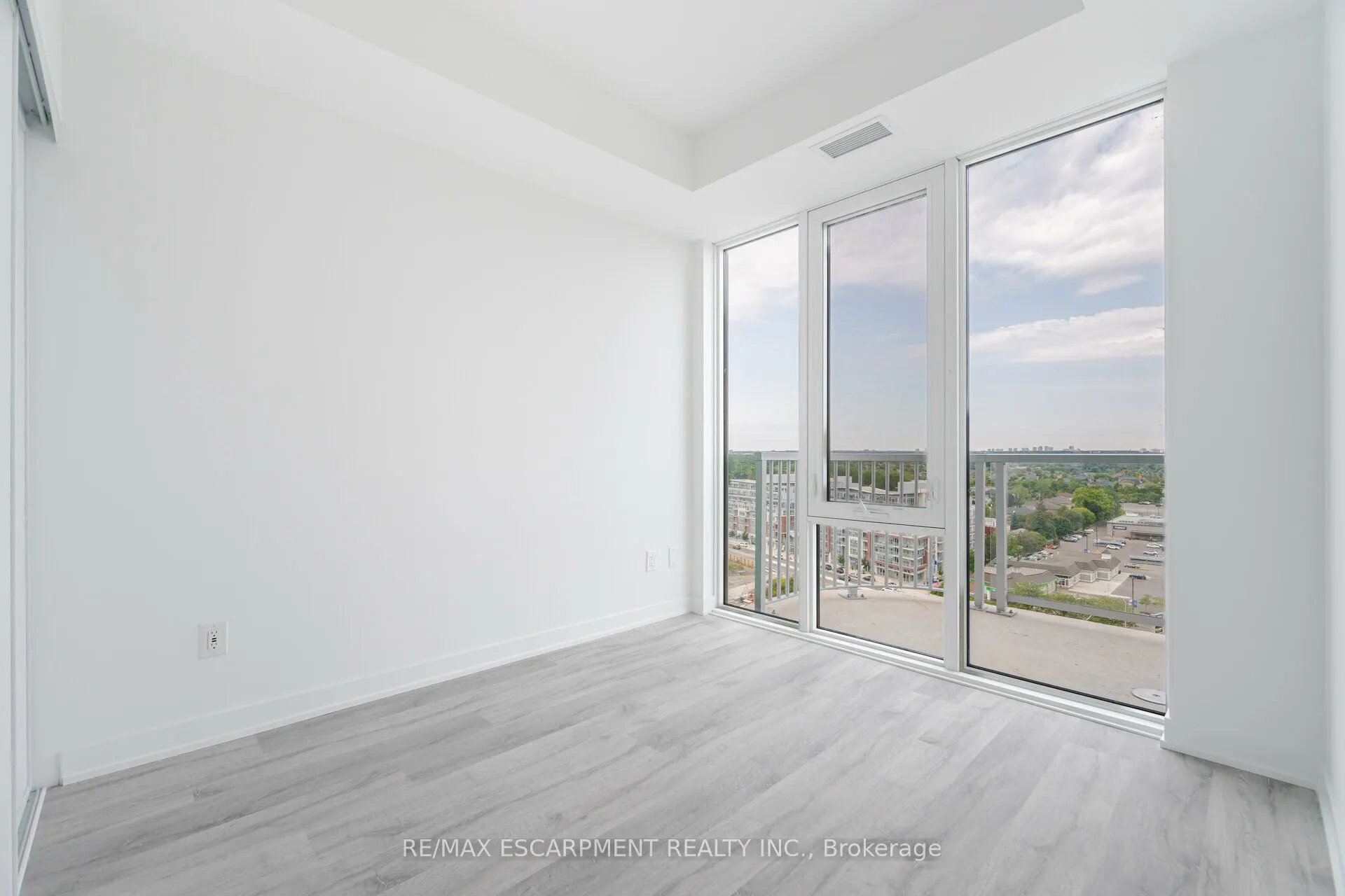 220 Missinnihe Way, #1411