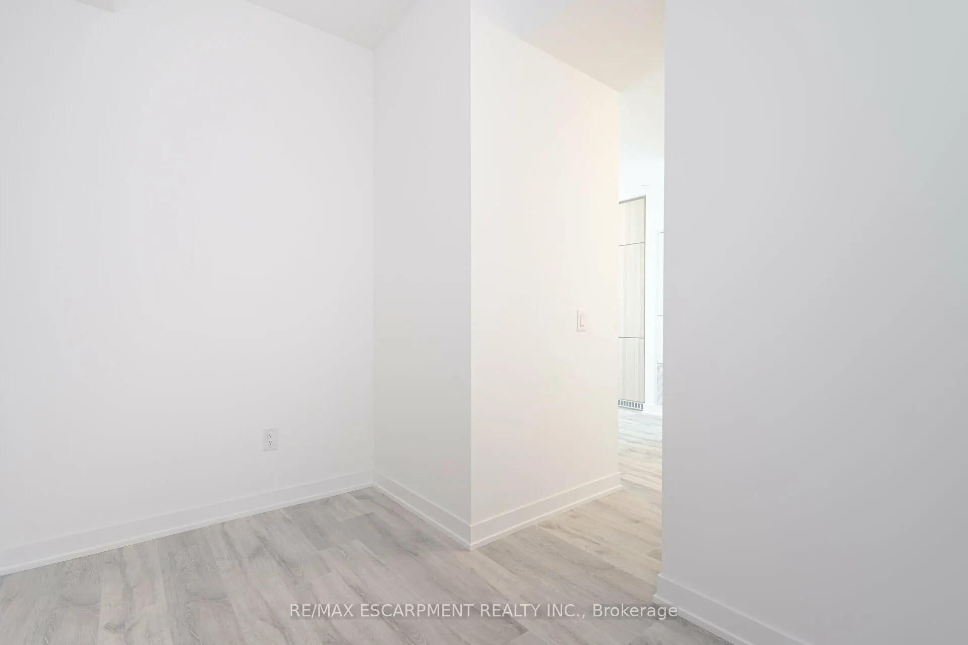 220 Missinnihe Way, #1411