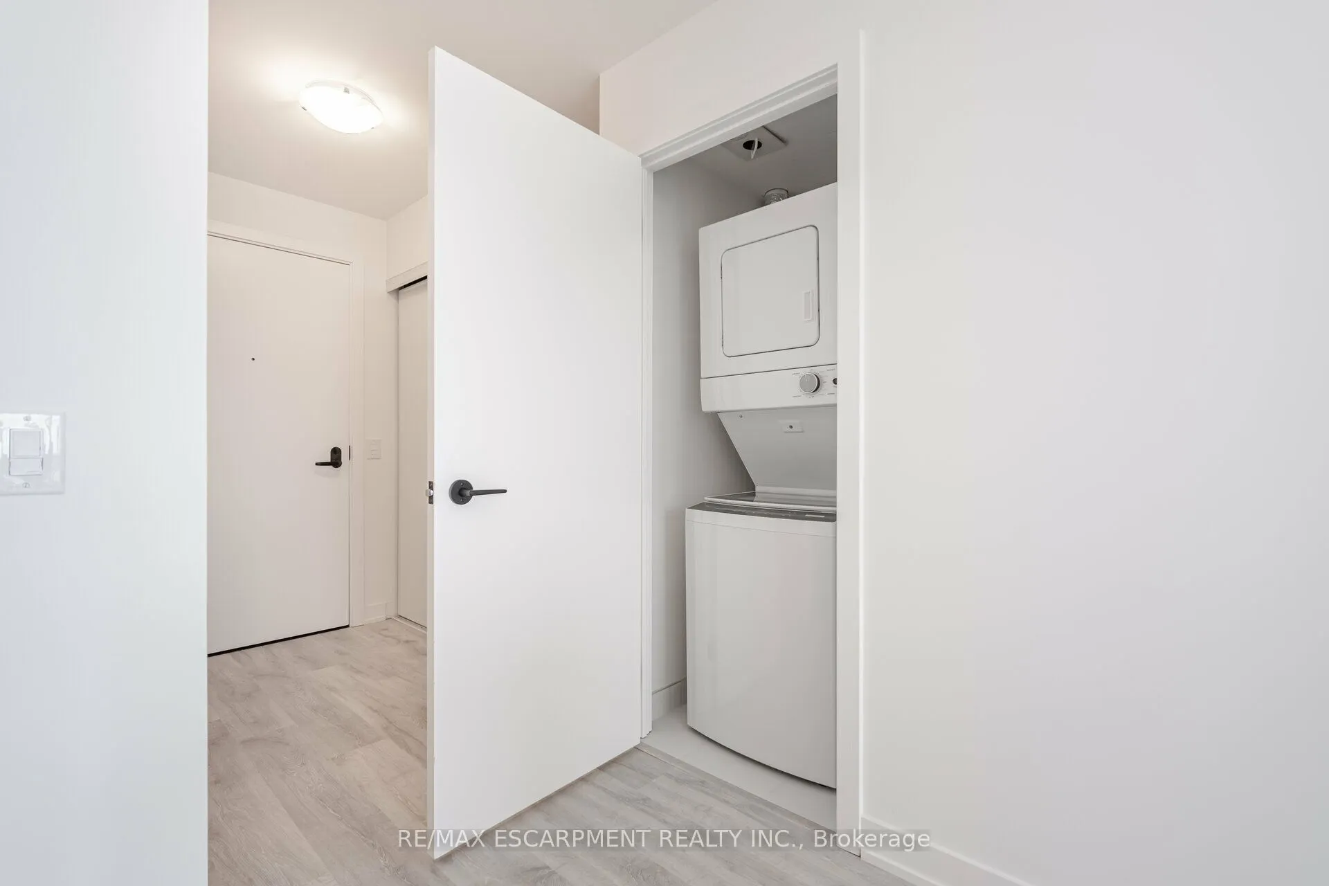 220 Missinnihe Way, #1411