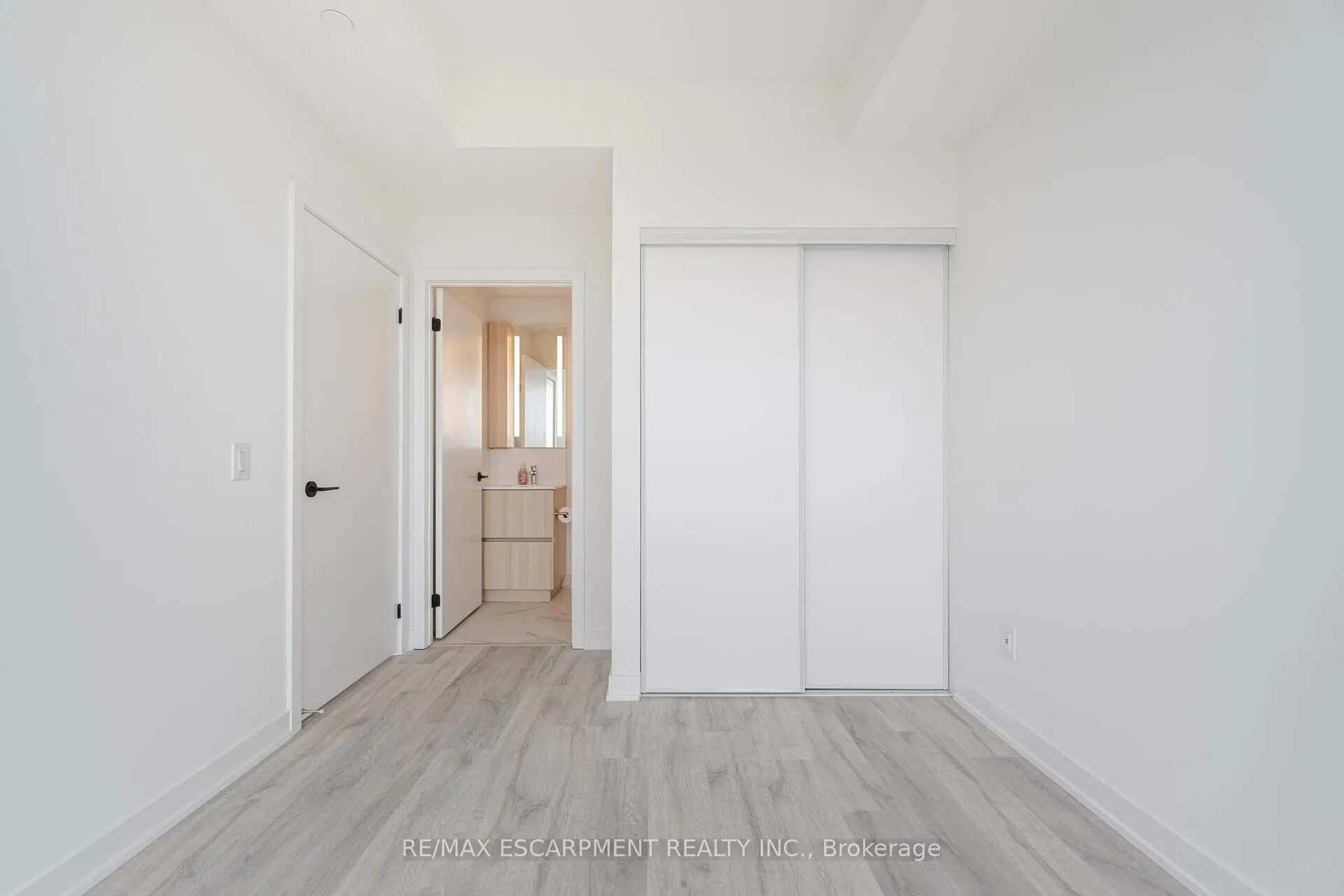220 Missinnihe Way, #1411