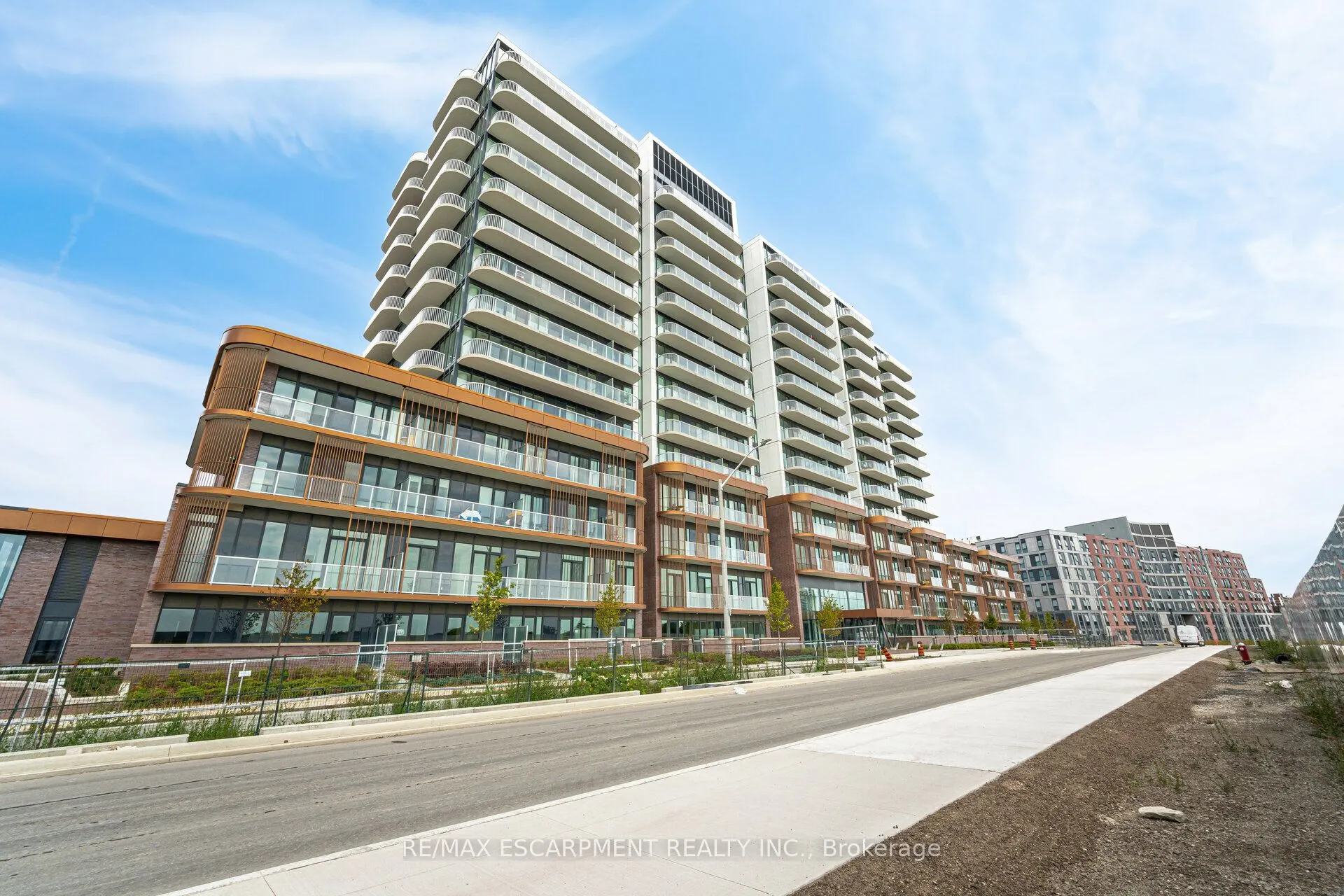 220 Missinnihe Way, #1411