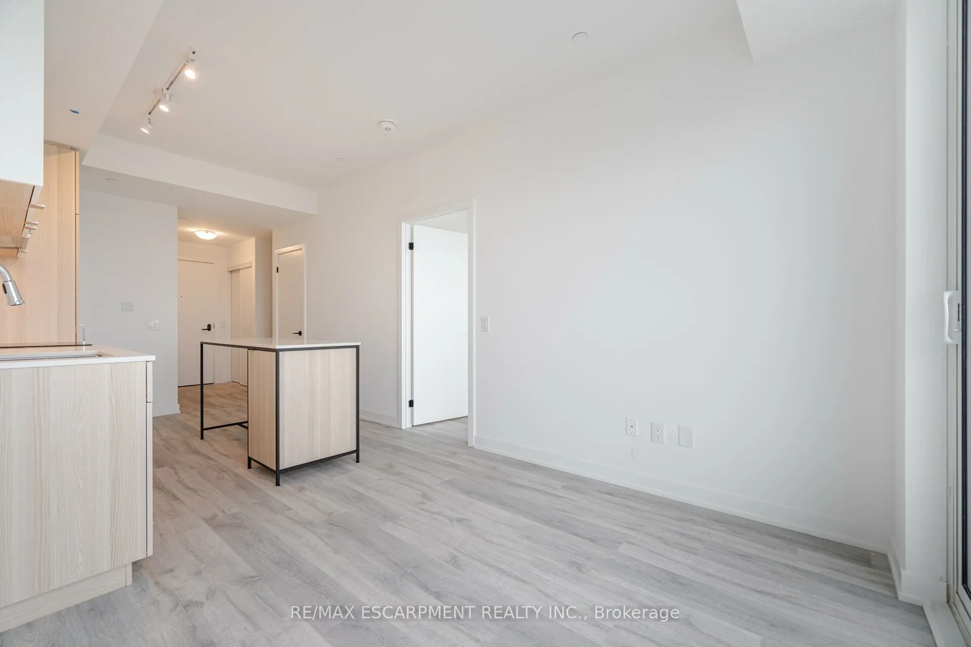 220 Missinnihe Way, #1411