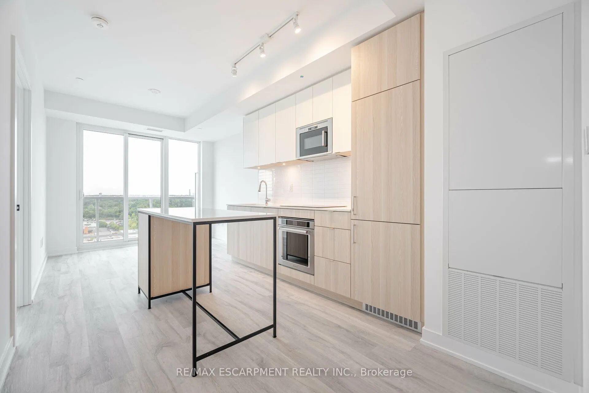 220 Missinnihe Way, #1411