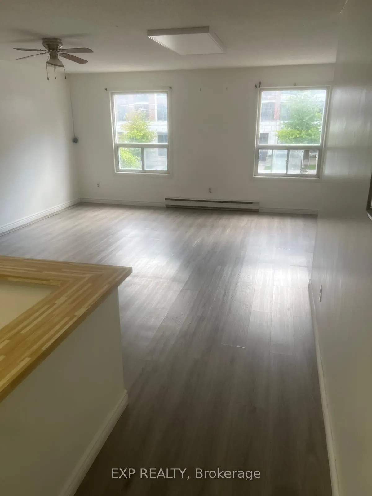 4140 Dundas Street W