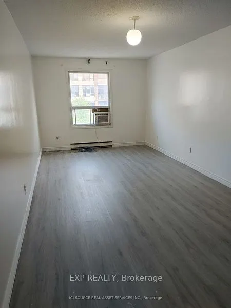 4140 Dundas Street W