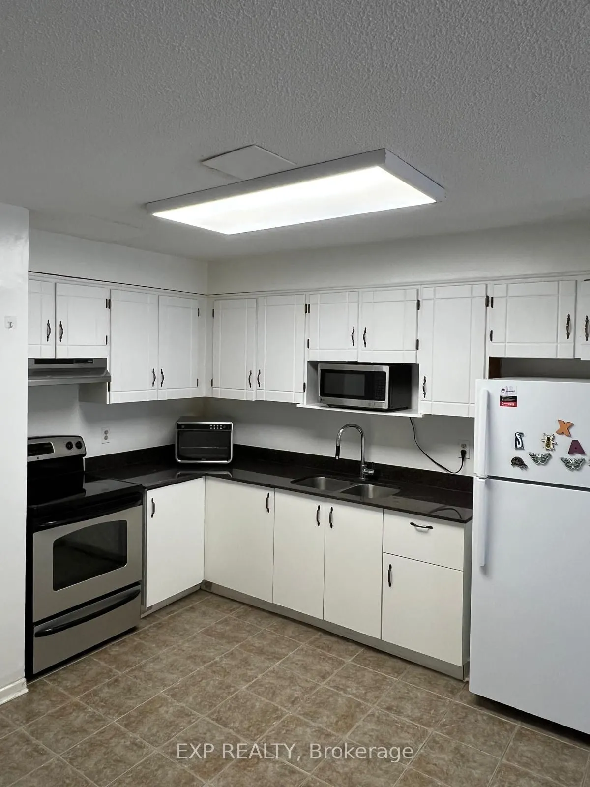 4140 Dundas Street W